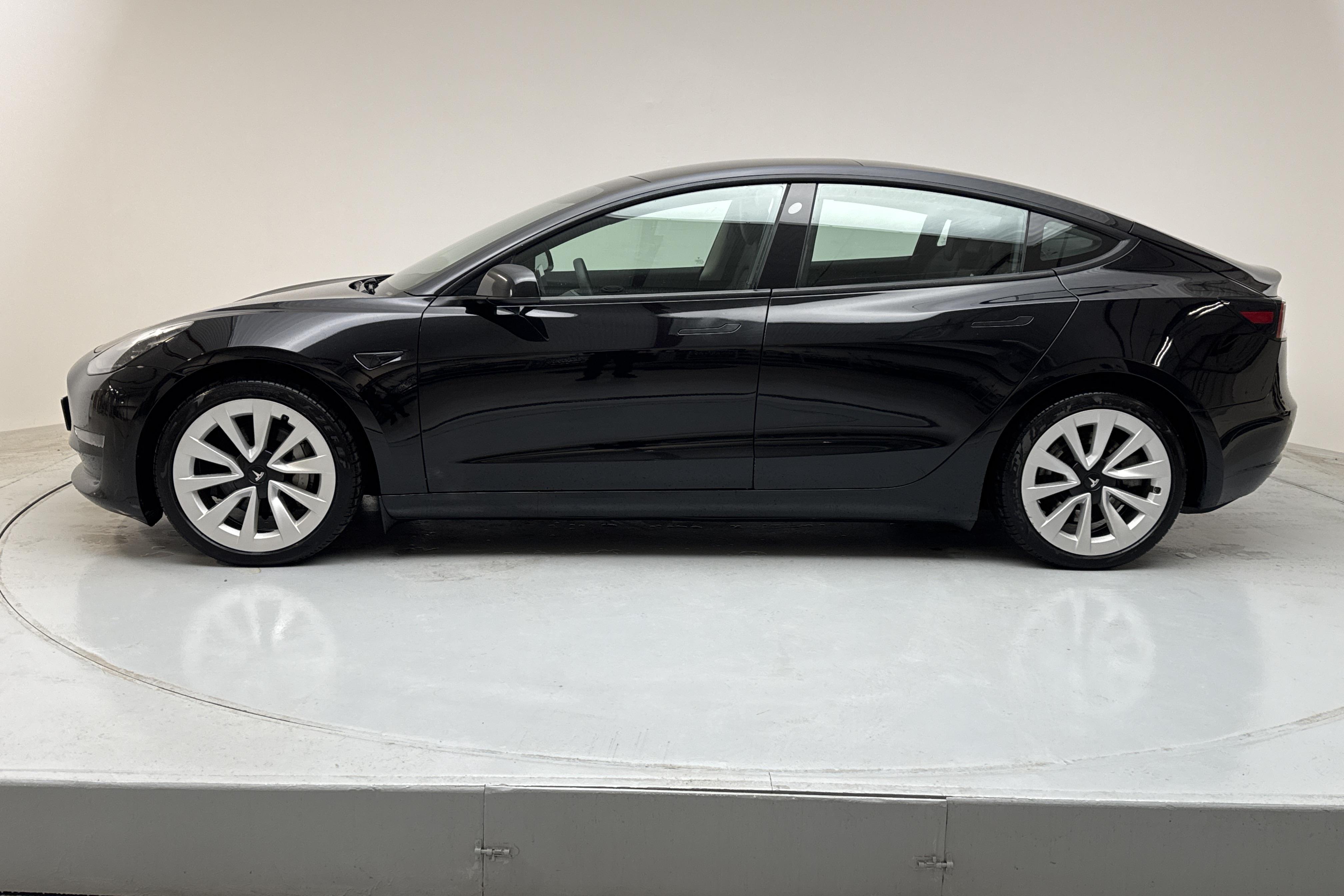 Tesla Model 3 Long Range Dual Motor AWD - 10 401 mil - Automat - svart - 2021