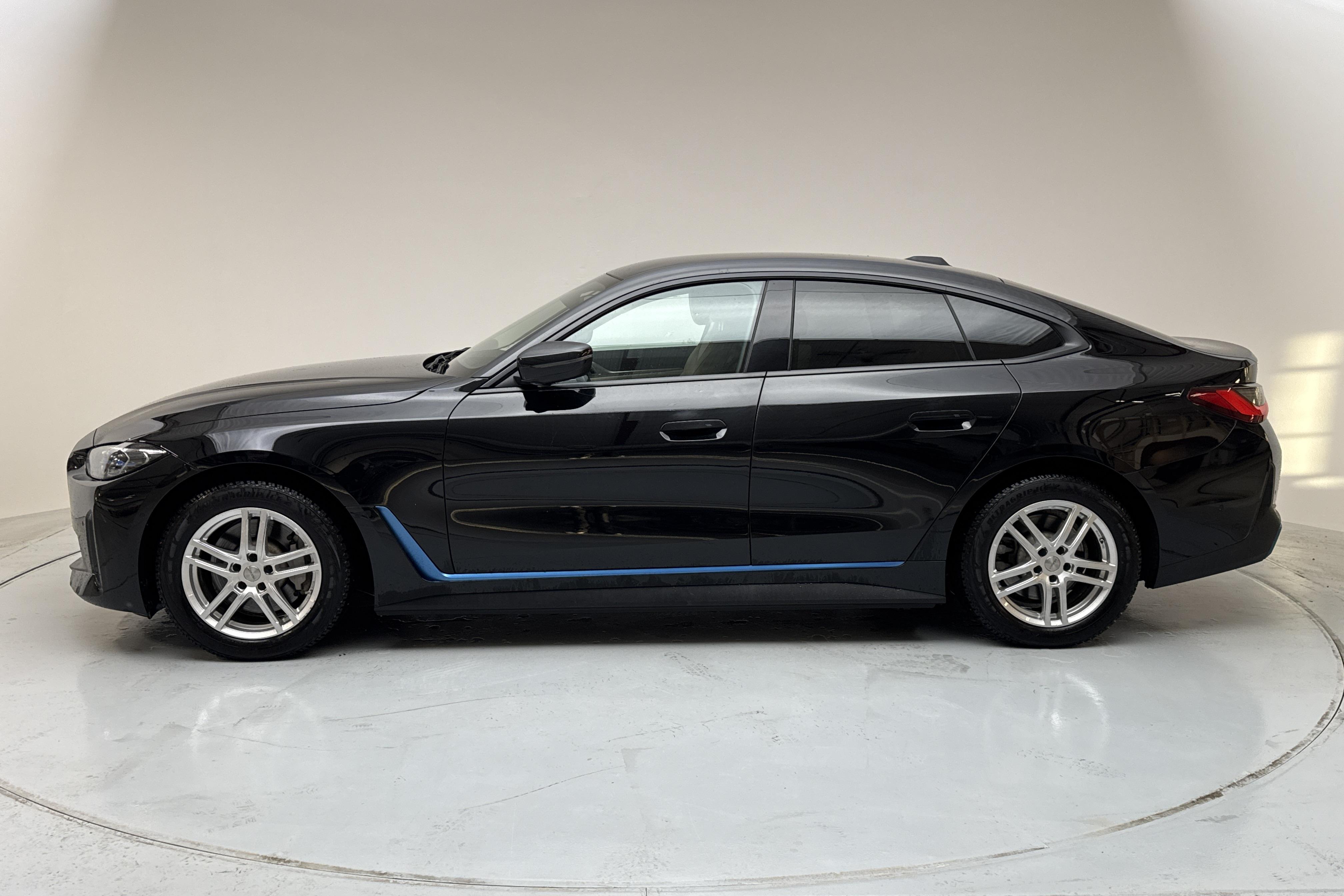 BMW i4 eDrive40, G26 (330hk) - 10 024 mil - Automat - svart - 2023