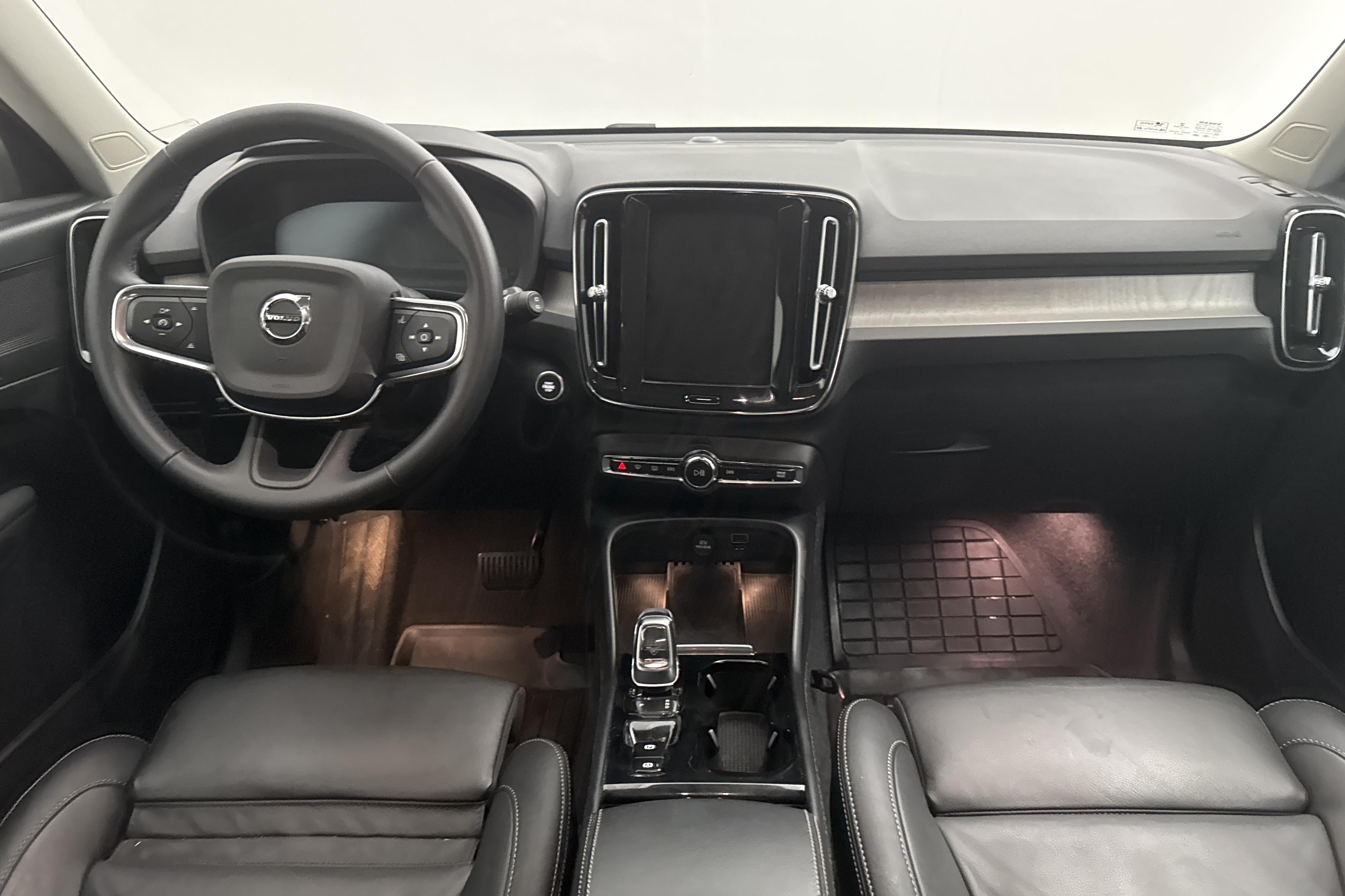 Volvo XC40 T5 FWD Recharge (262hk) - 3 331 mil - Automat - svart - 2022