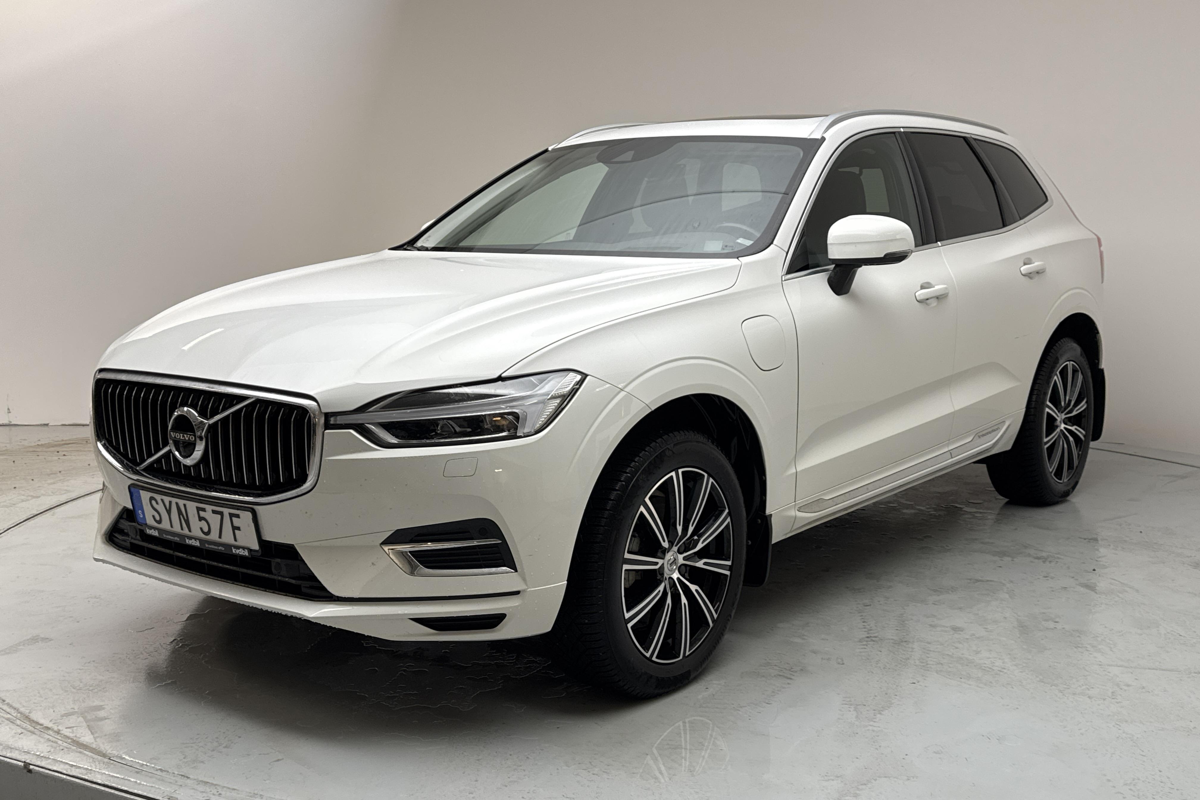 Volvo XC60 T8 AWD Recharge (390hk) - 10 101 mil - Automat - vit - 2020