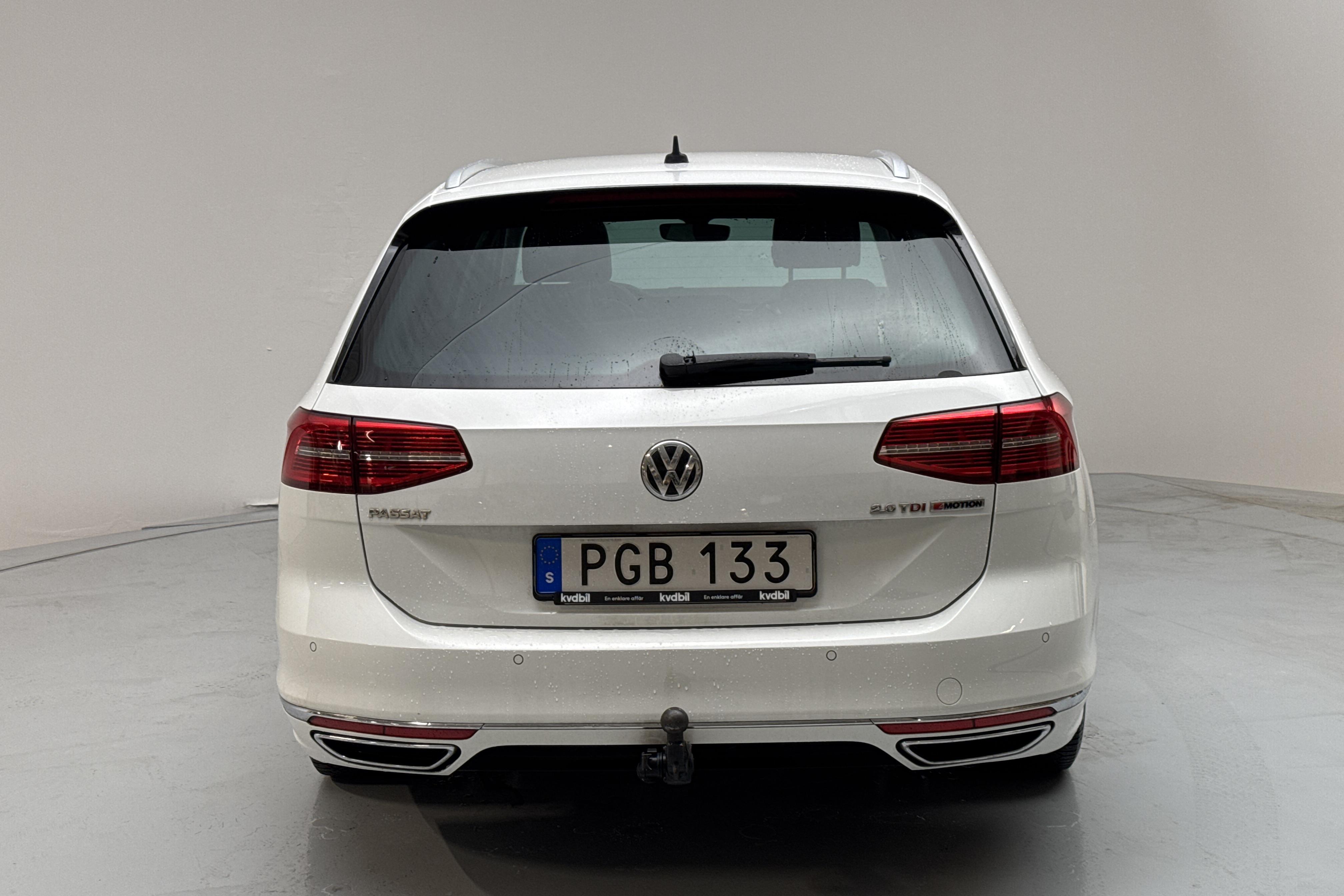 VW Passat 2.0 TDI Sportscombi 4MOTION (190hk) - 18 157 mil - Automat - vit - 2017