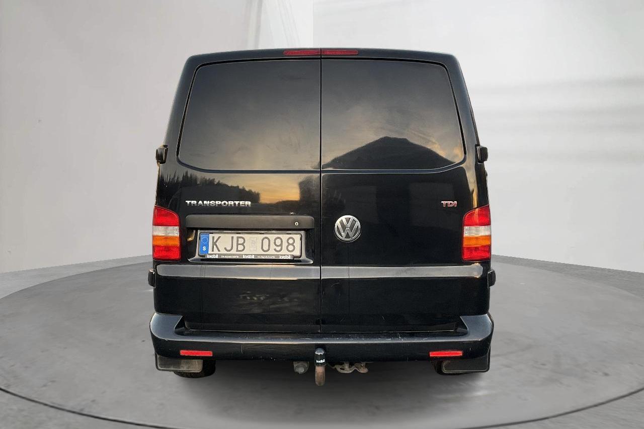 VW Transporter T5 2.5 TDI (174hk) - 13 948 mil - Automat - svart - 2008