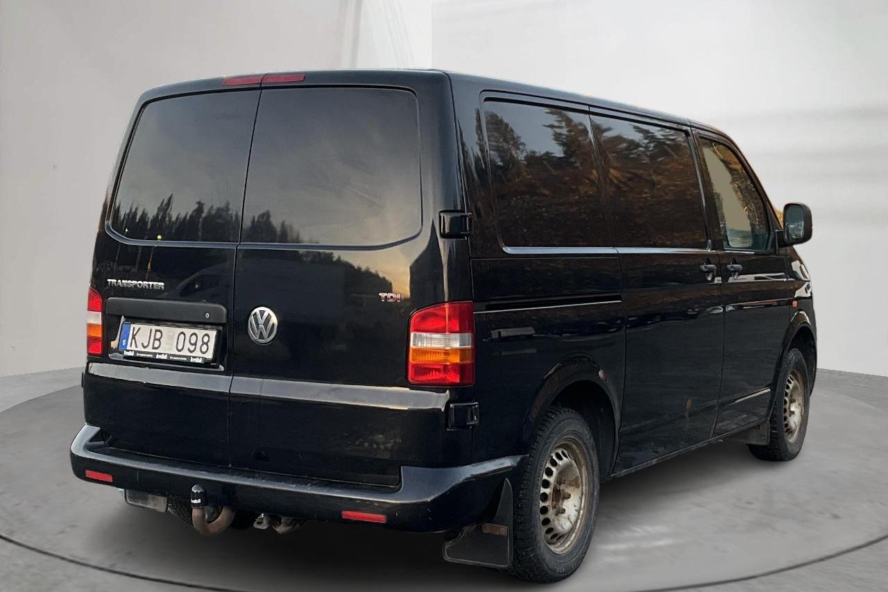 VW Transporter T5 2.5 TDI (174hk) - 13 948 mil - Automat - svart - 2008