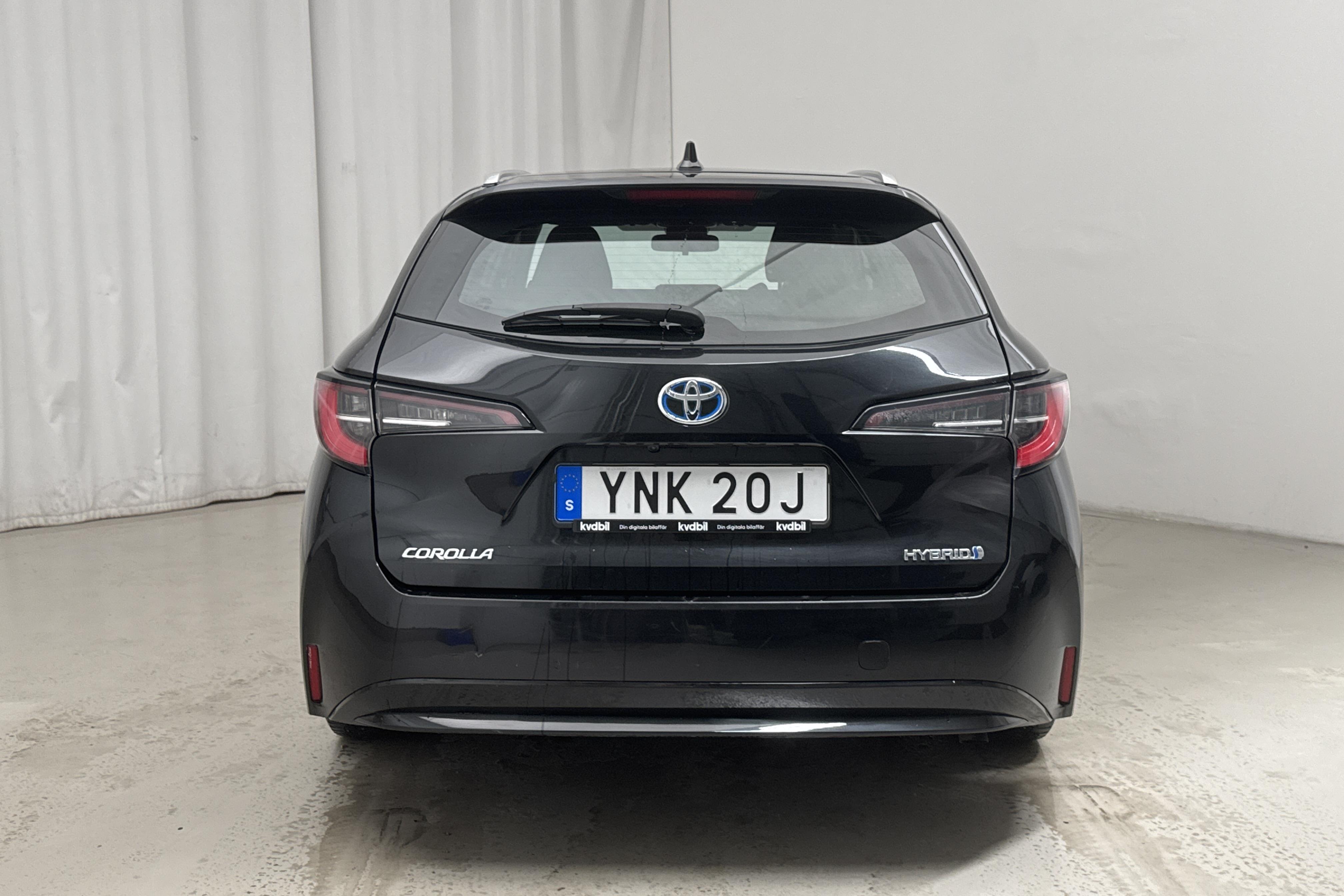 Toyota Corolla 1.8 Hybrid Touring Sports (122hk) - 8 357 mil - Automat - svart - 2019