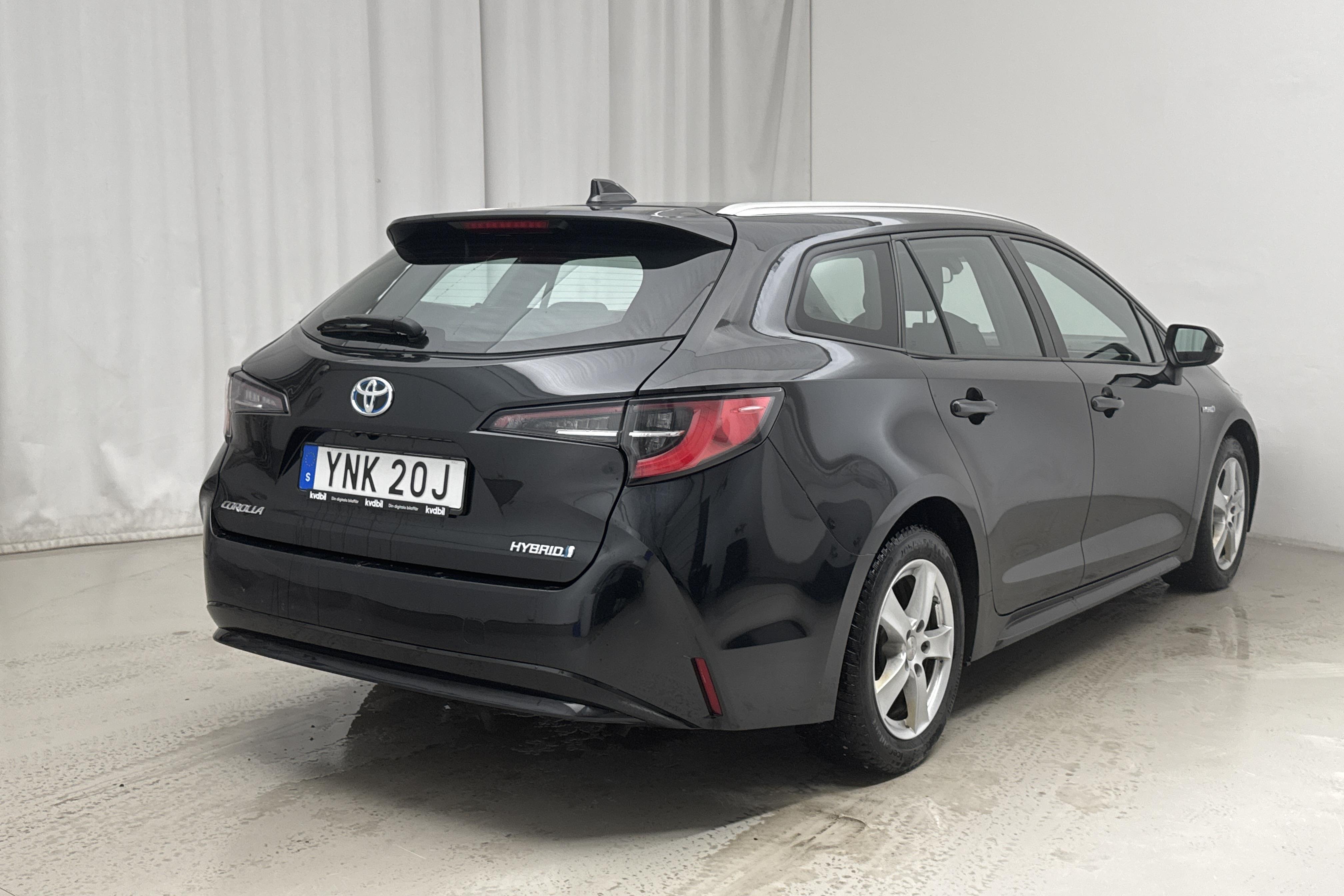 Toyota Corolla 1.8 Hybrid Touring Sports (122hk) - 8 357 mil - Automat - svart - 2019