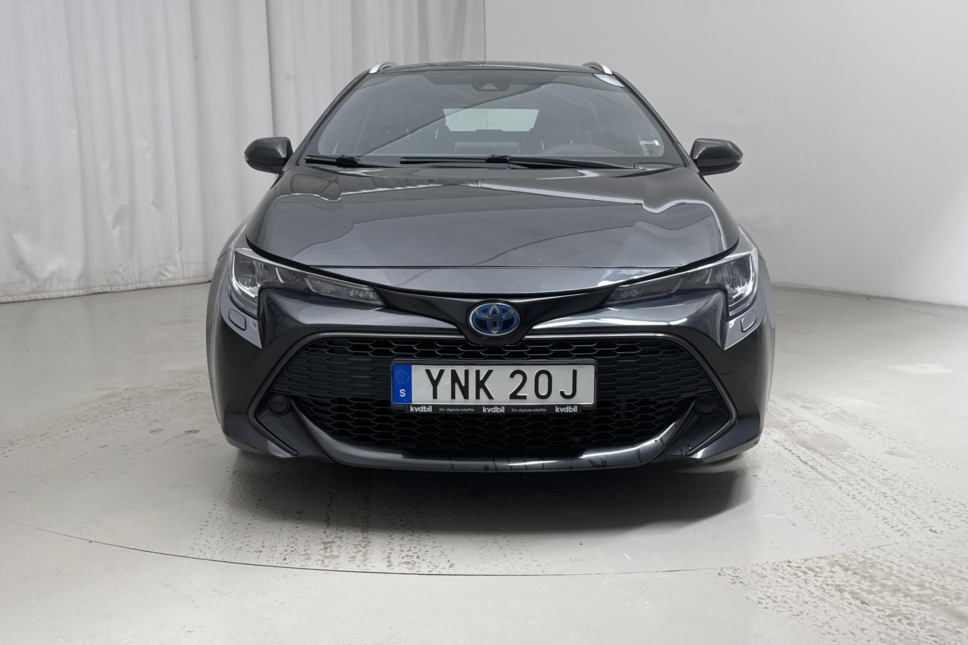 Toyota Corolla 1.8 Hybrid Touring Sports (122hk) - 8 357 mil - Automat - svart - 2019