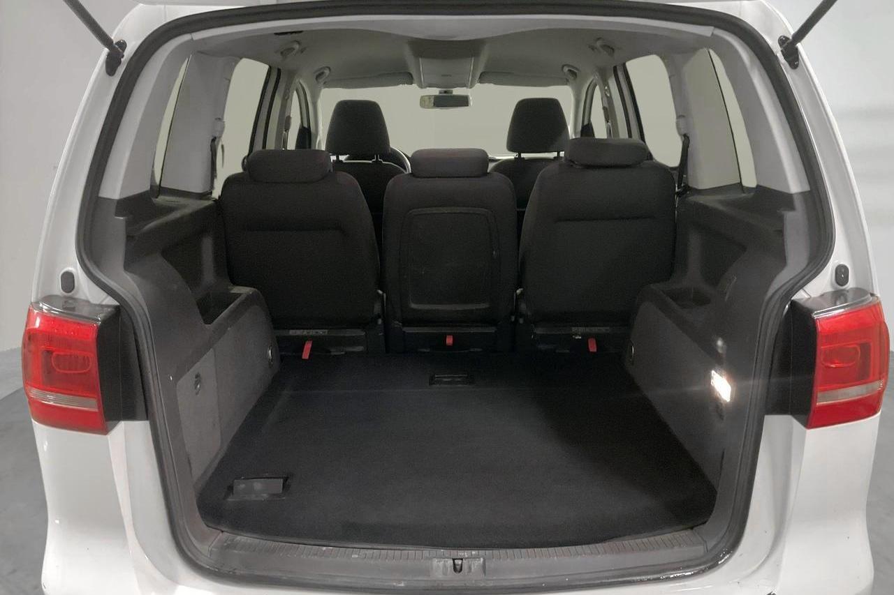 VW Touran 1.4 TGI EcoFuel (150hk) - 15 626 mil - Manuell - vit - 2012