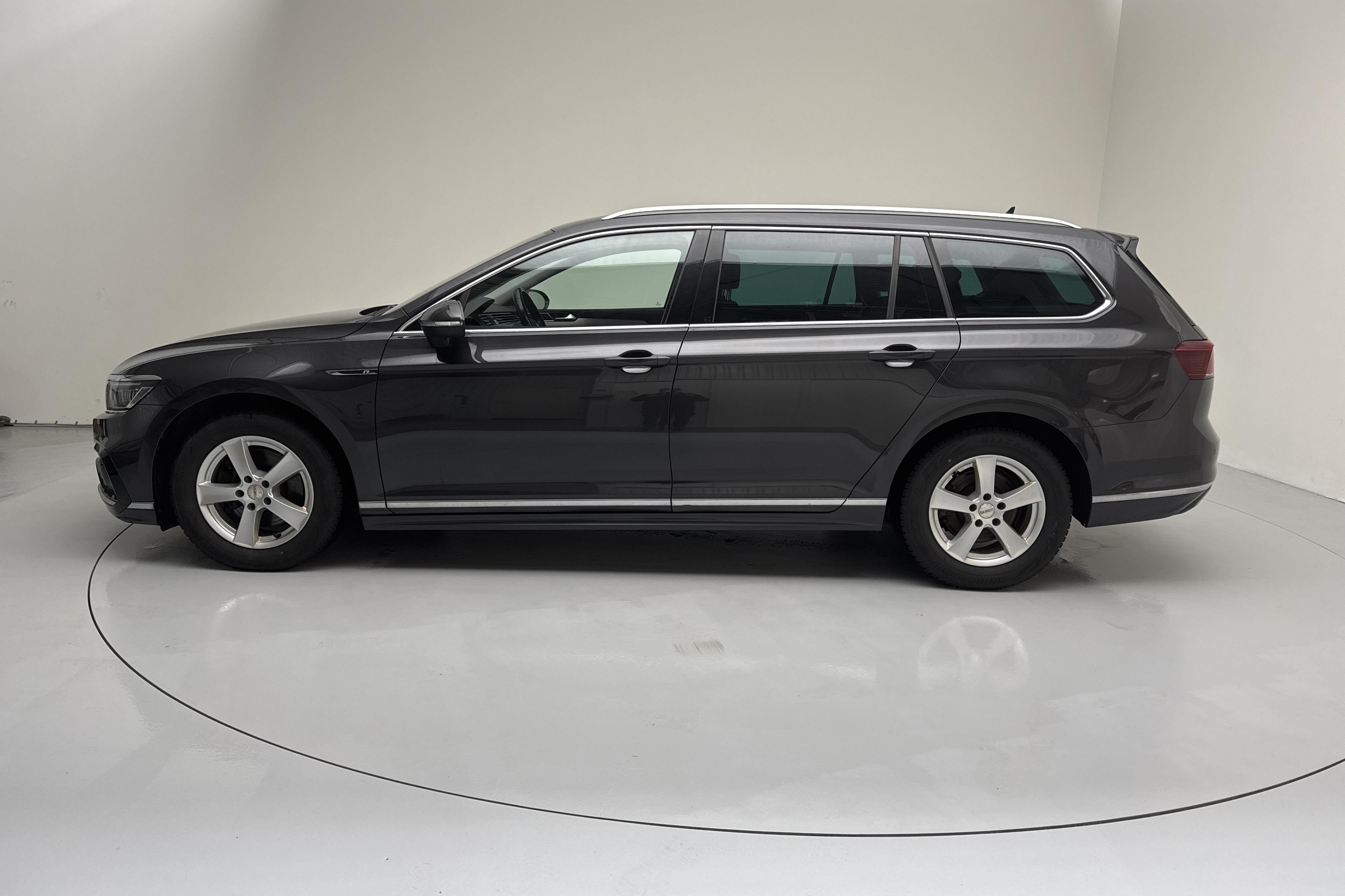 VW Passat 2.0 TDI Sportscombi (190hk) - 9 241 mil - Automat - Dark Grey - 2020