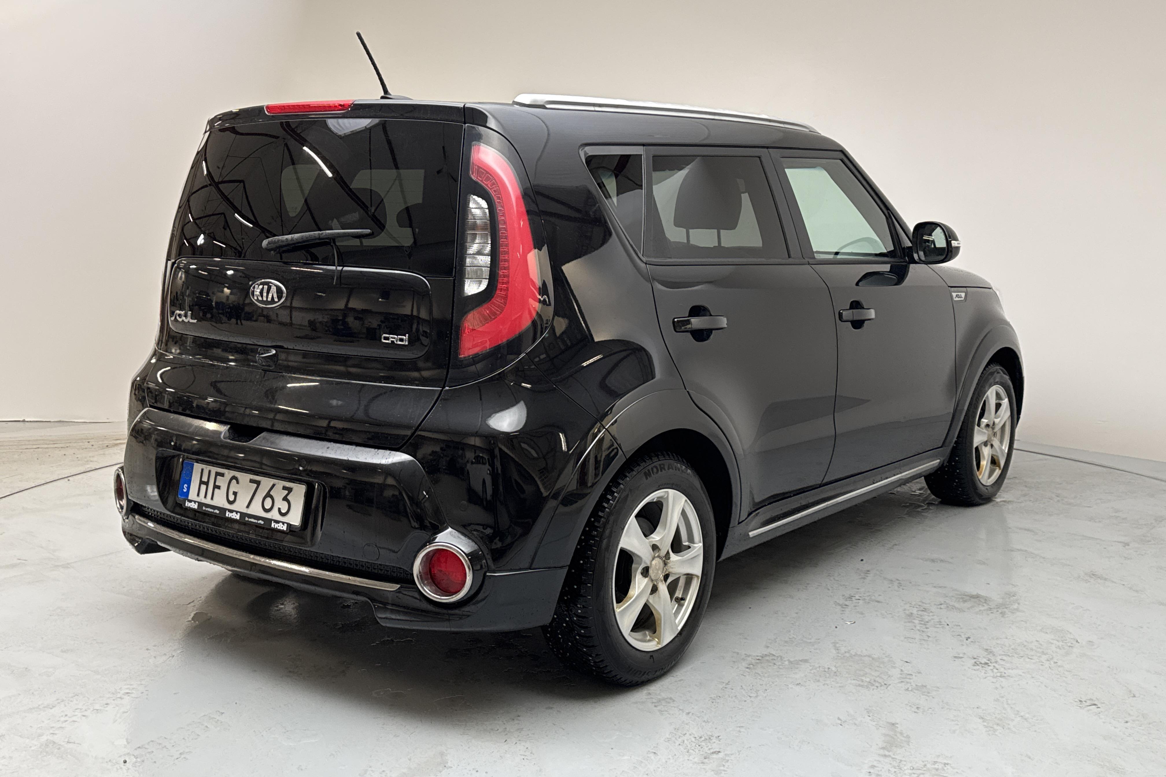 KIA Soul 1.6 CRDi (136hk) - 20 915 mil - Automat - svart - 2016