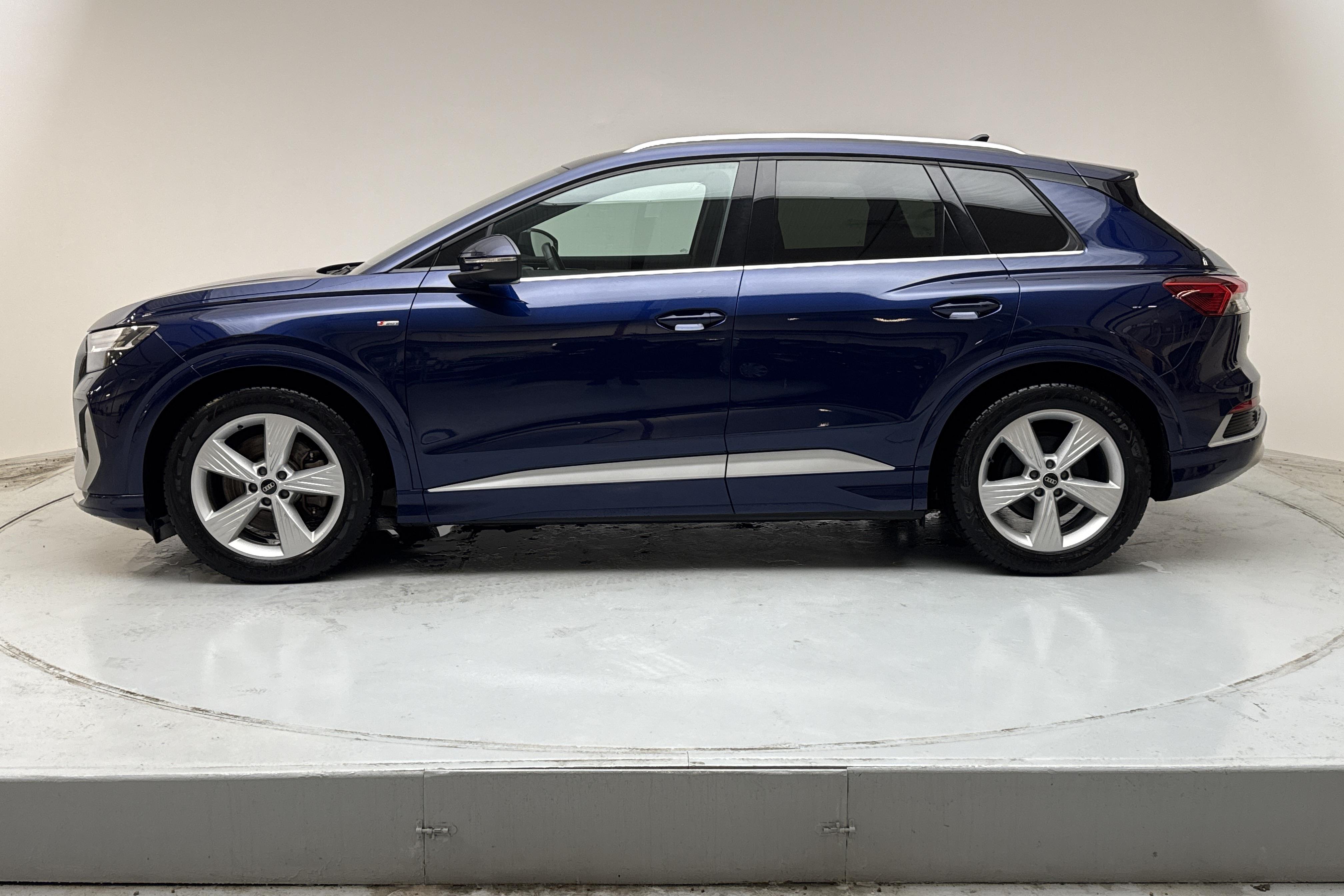 Audi Q4 50 e-tron quattro 77 kWh (299hk) - 3 092 mil - Automat - blå - 2022