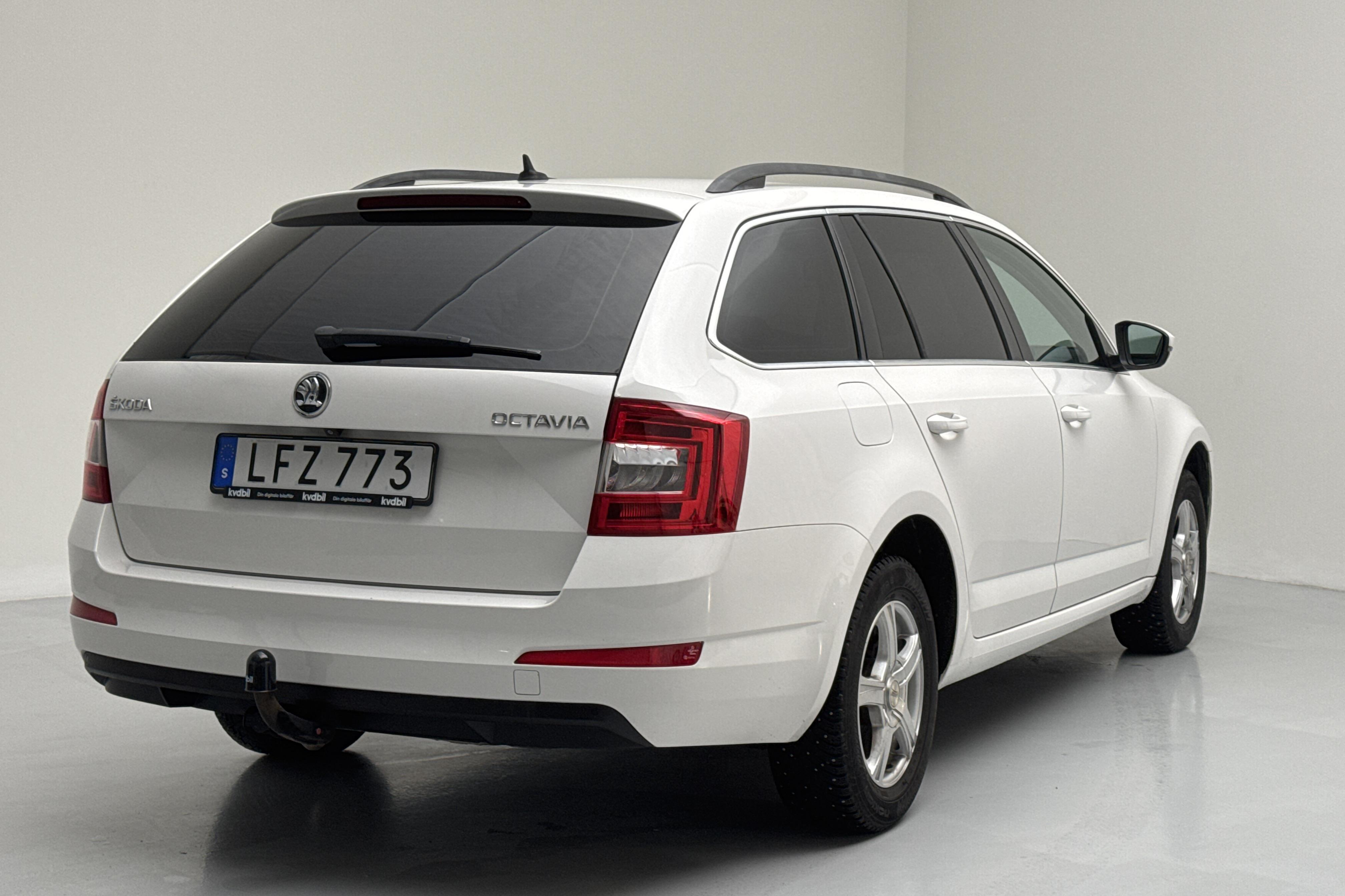 Skoda Octavia III 1.6 TDI GreenLine CR Combi (110hk) - 13 009 mil - Automat - vit - 2016