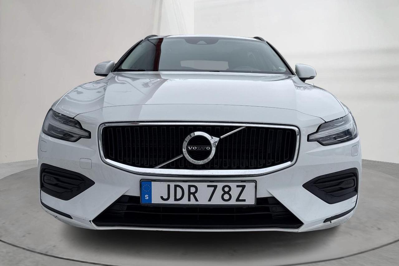 Volvo V60 B4 Mildhybrid, Diesel (197hk) - 7 411 mil - Automat - vit - 2022