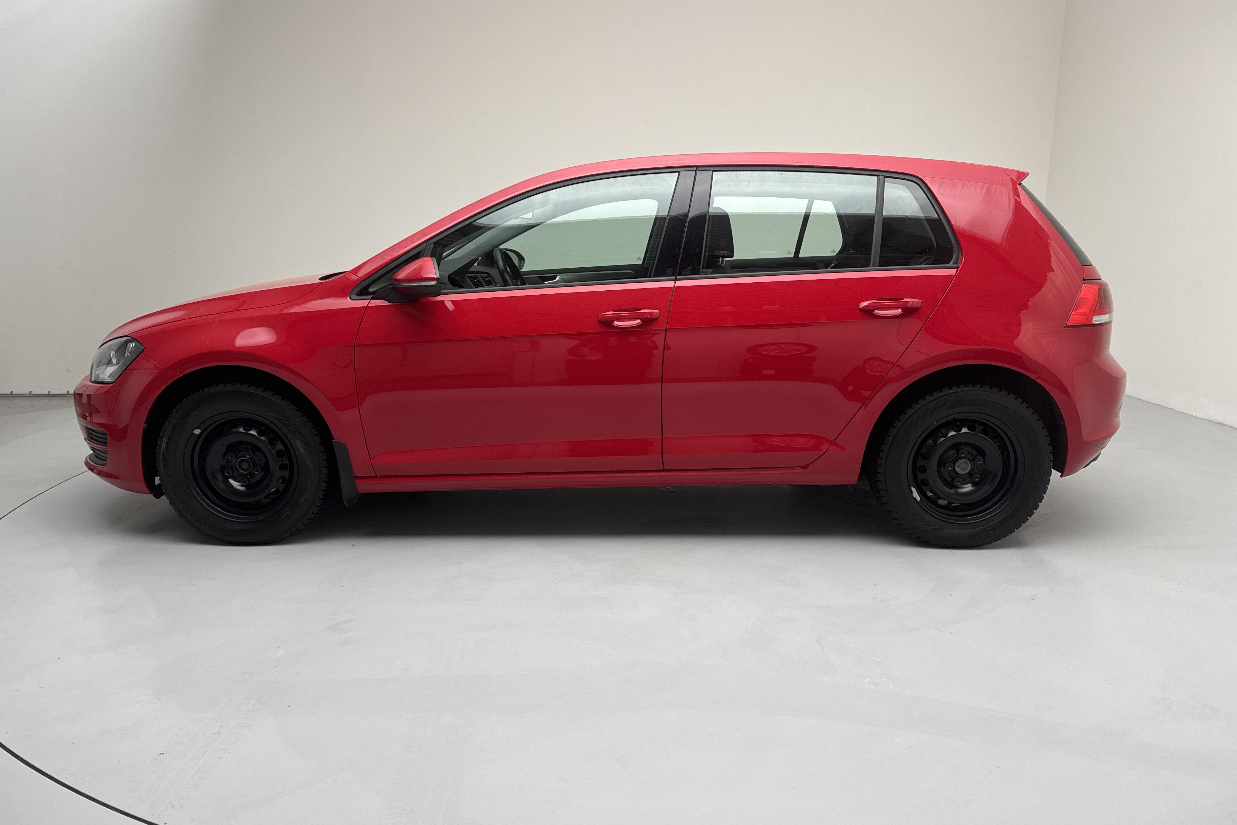 VW Golf VII 1.2 TSI 5dr (105hk) - 5 667 mil - Manuell - röd - 2015