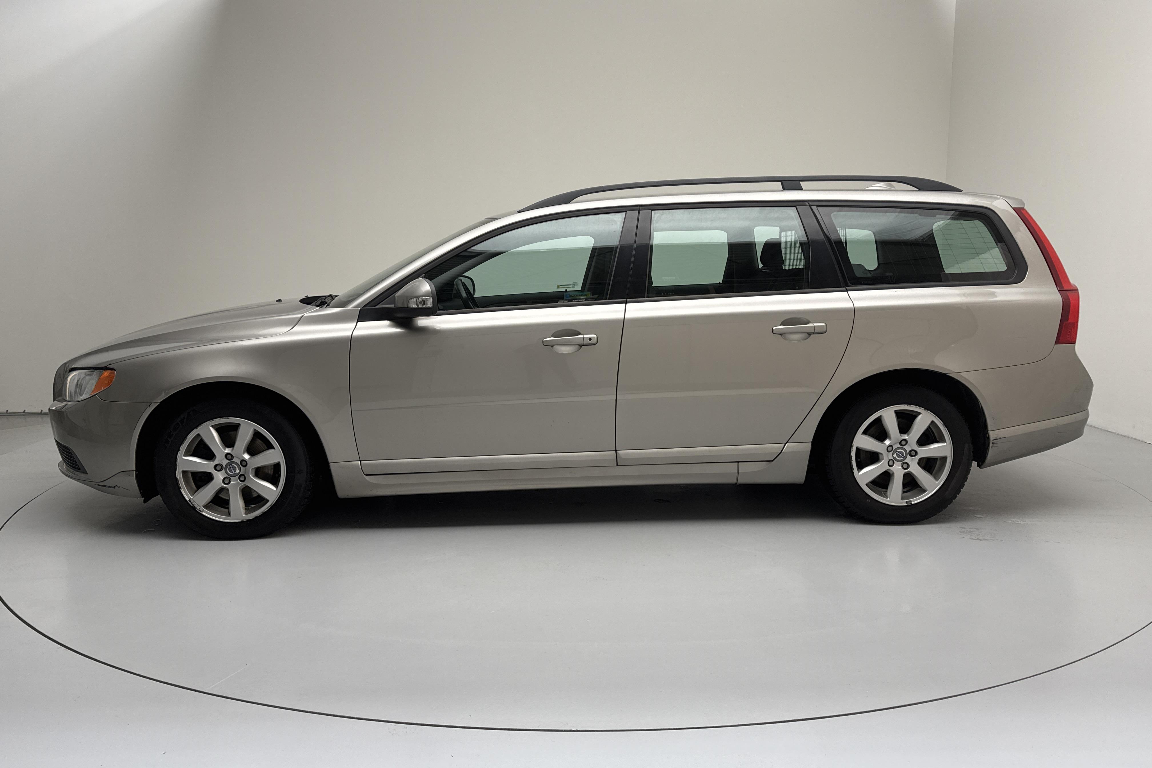 Volvo V70 II 1.6D DRIVe (109hk) - 12 357 mil - Manuell - Light Brown - 2011