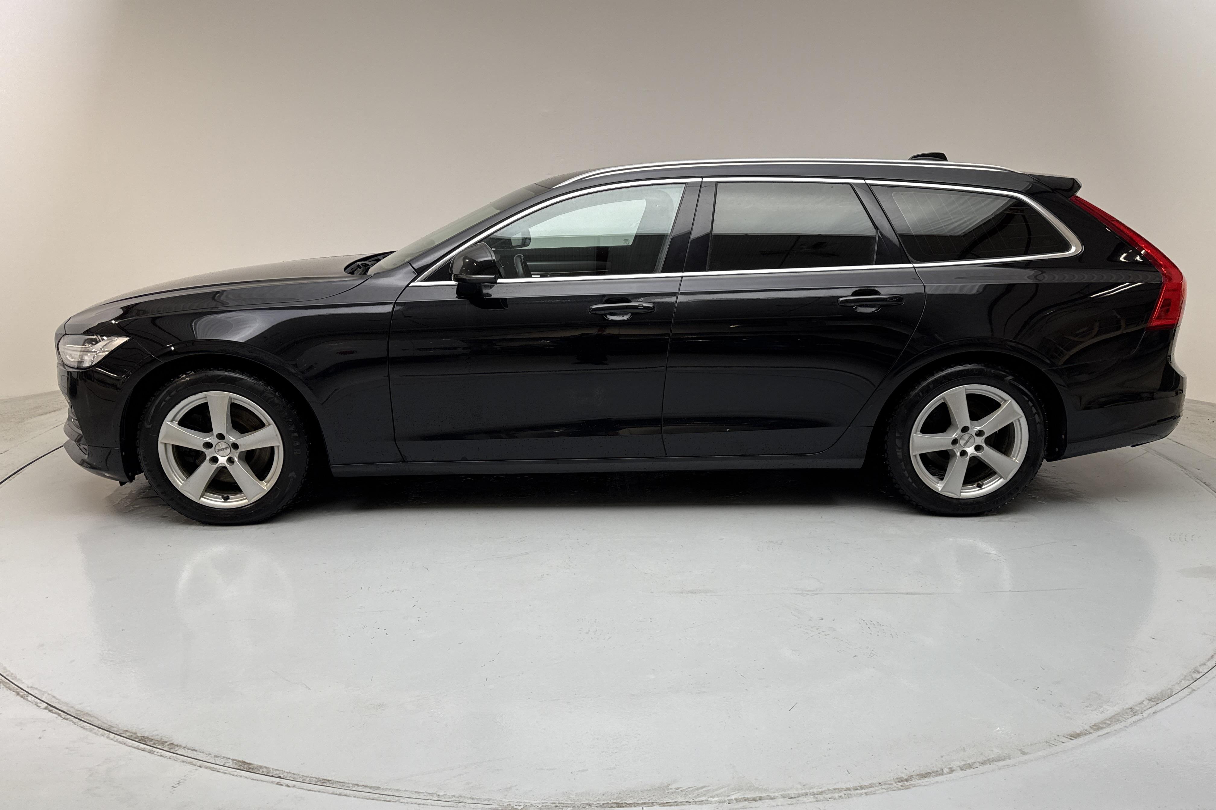 Volvo V90 D3 (150hk) - 17 217 mil - Automat - svart - 2018