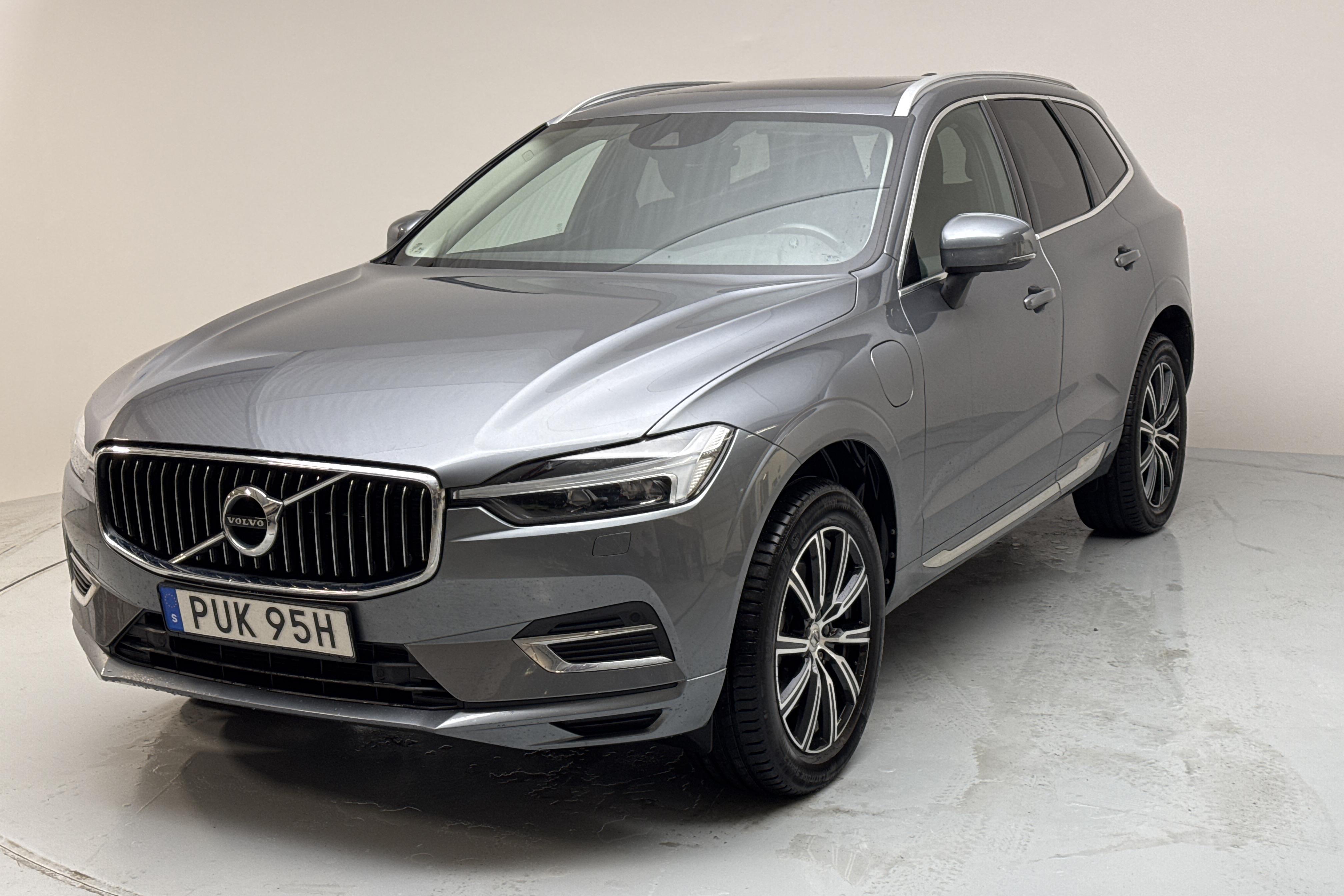 Volvo XC60 T6 AWD Recharge (340hk) - 8 240 mil - Automat - grå - 2021