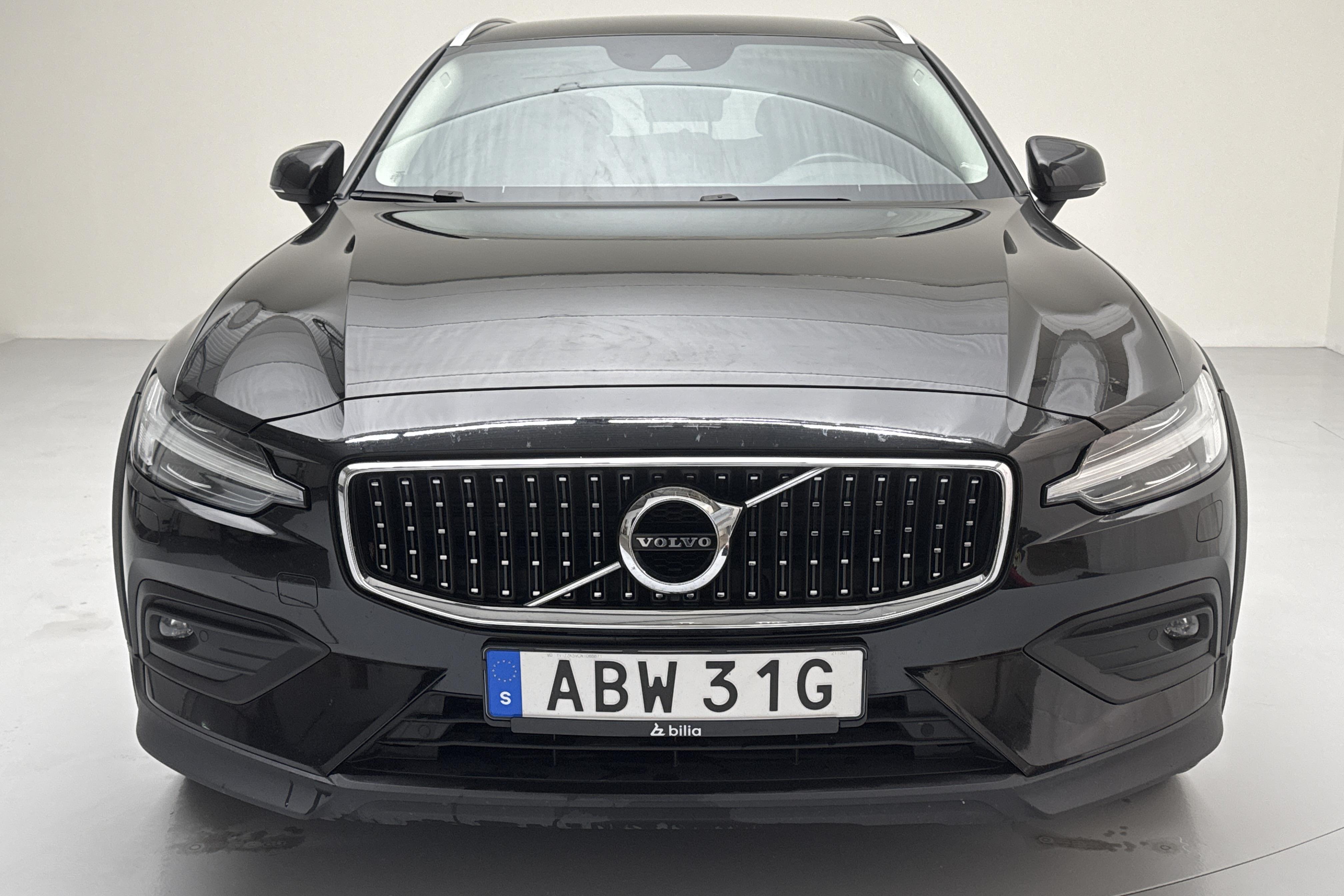 Volvo V60 B4 Cross Country AWD Mildhybrid, Diesel (197hk) - 13 107 mil - Automat - svart - 2022