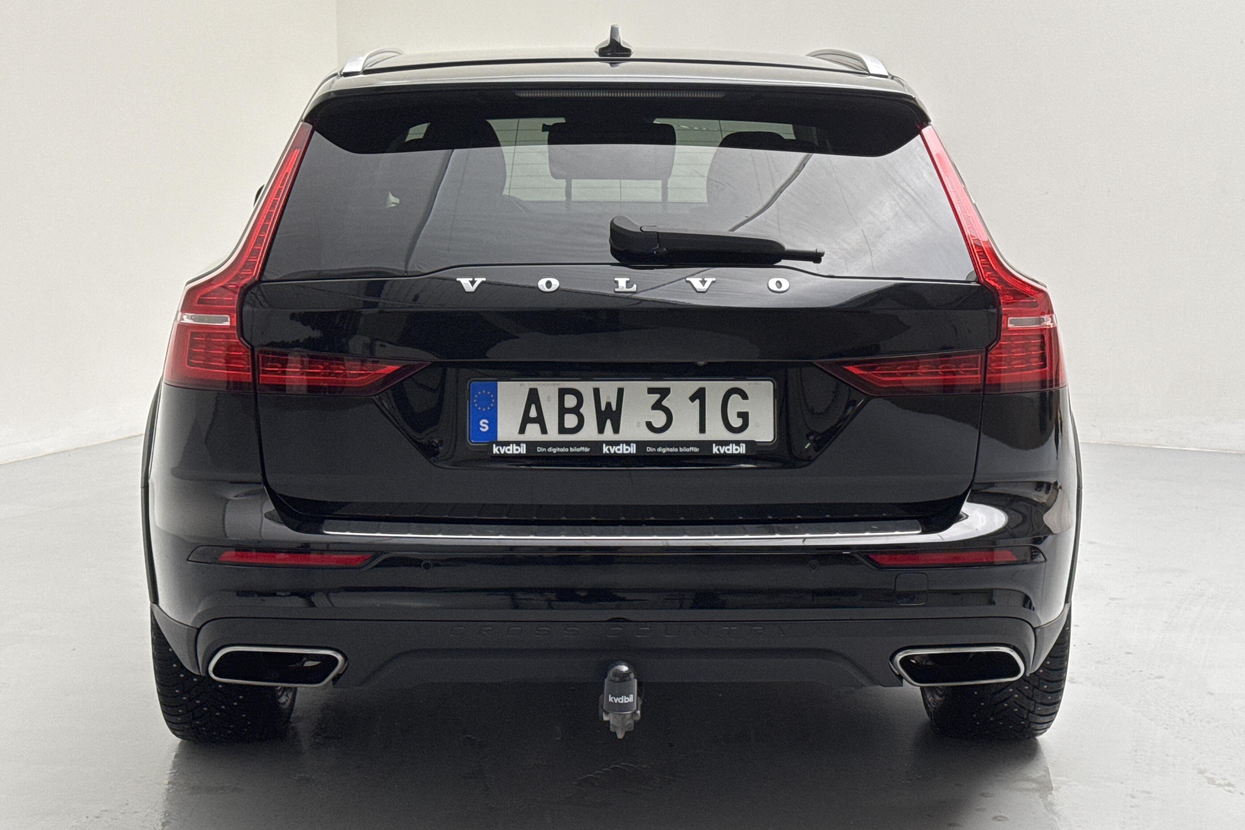 Volvo V60 B4 Cross Country AWD Mildhybrid, Diesel (197hk) - 13 107 mil - Automat - svart - 2022