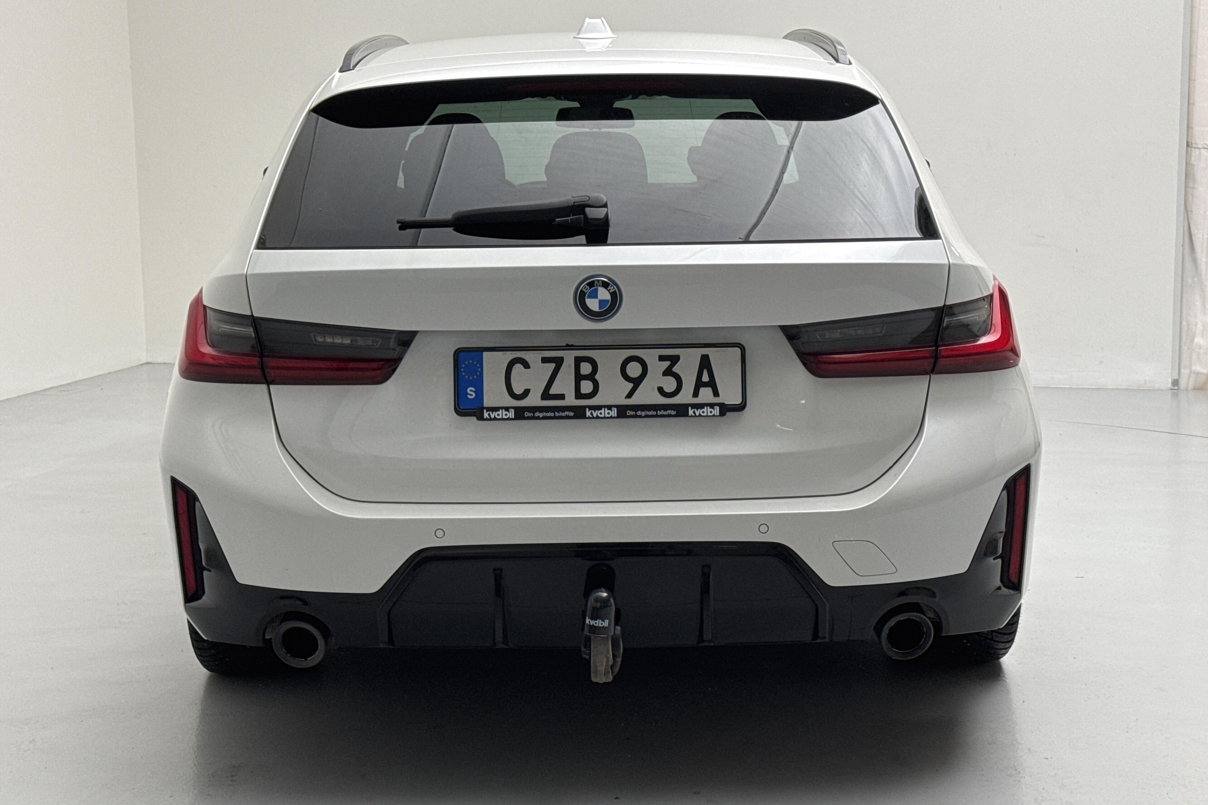 BMW 330e xDrive Touring LCI, G21 (292hk) - 9 771 mil - Automat - vit - 2023