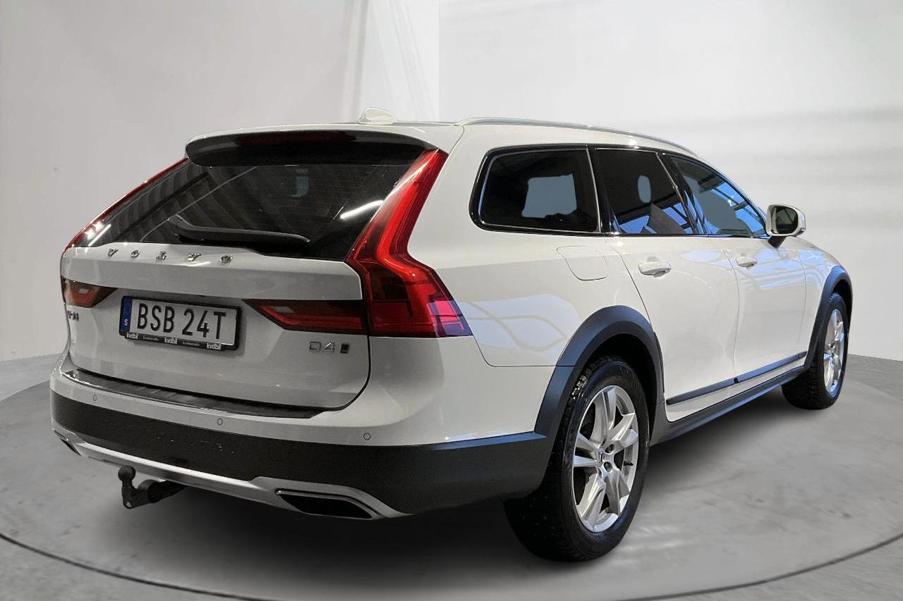 Volvo V90 D4 Cross Country AWD (190hk) - 13 034 mil - Automat - vit - 2020