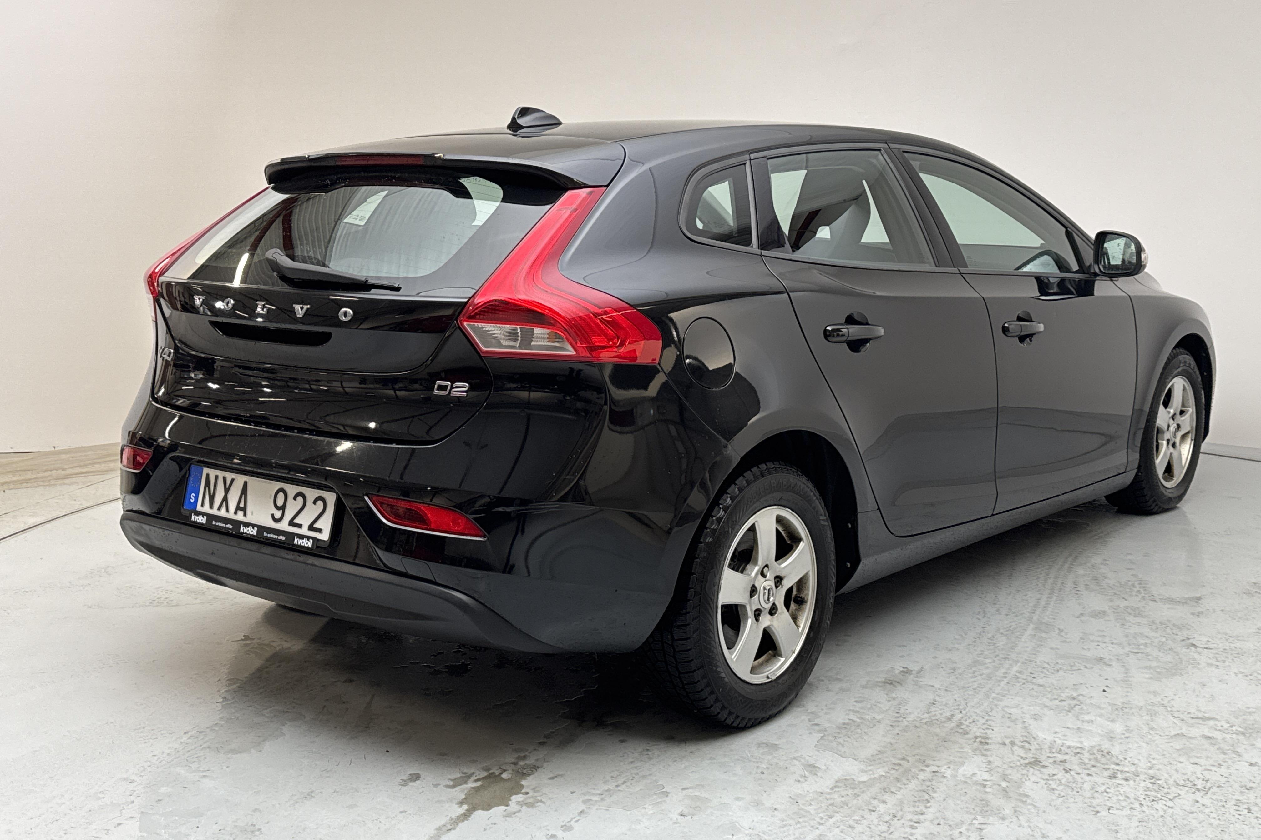 Volvo V40 D2 (115hk) - 17 608 mil - Manuell - svart - 2014