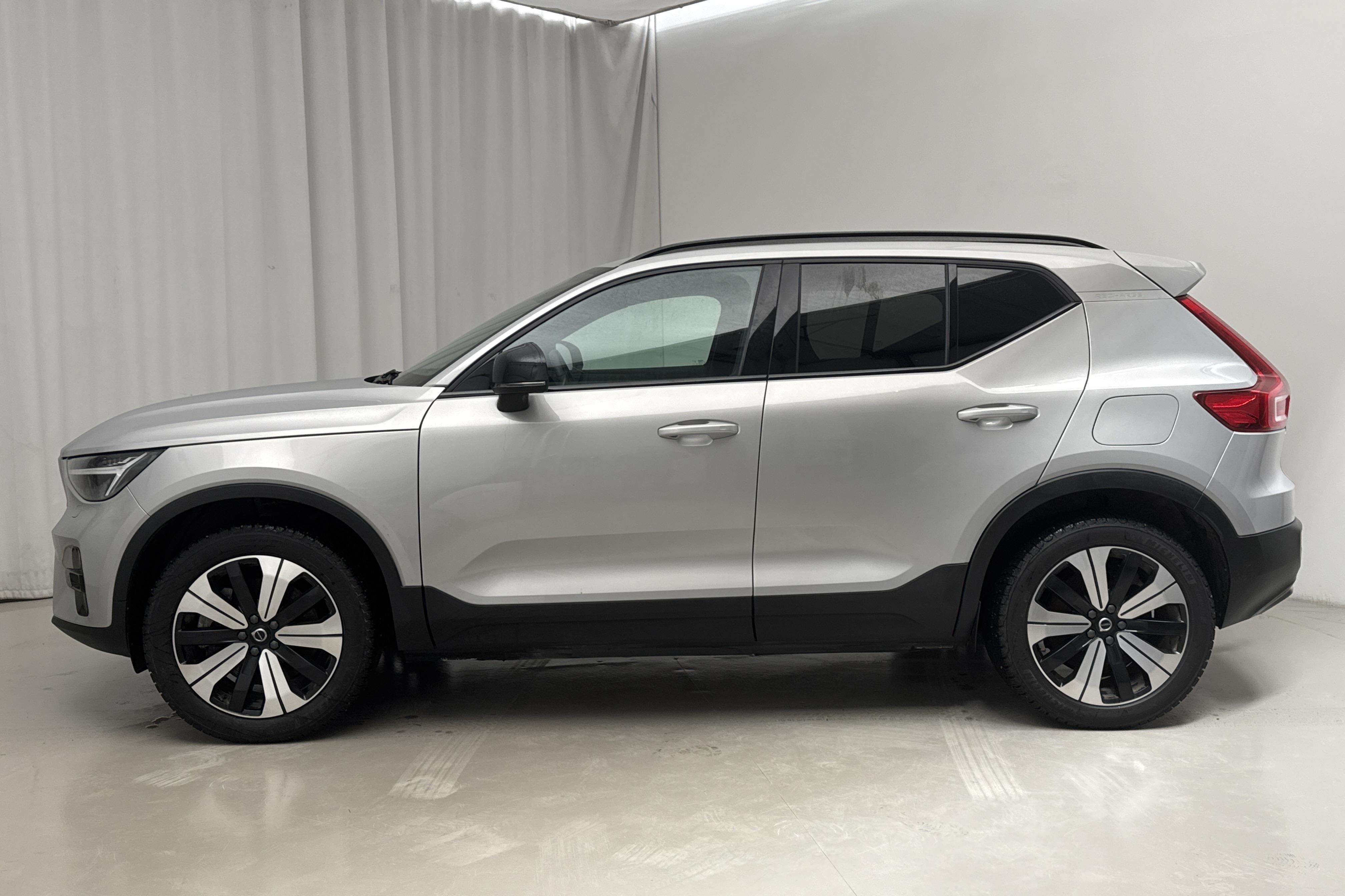 Volvo XC40 Recharge Extended Range (252hk) - 4 955 mil - Automat - silver - 2024