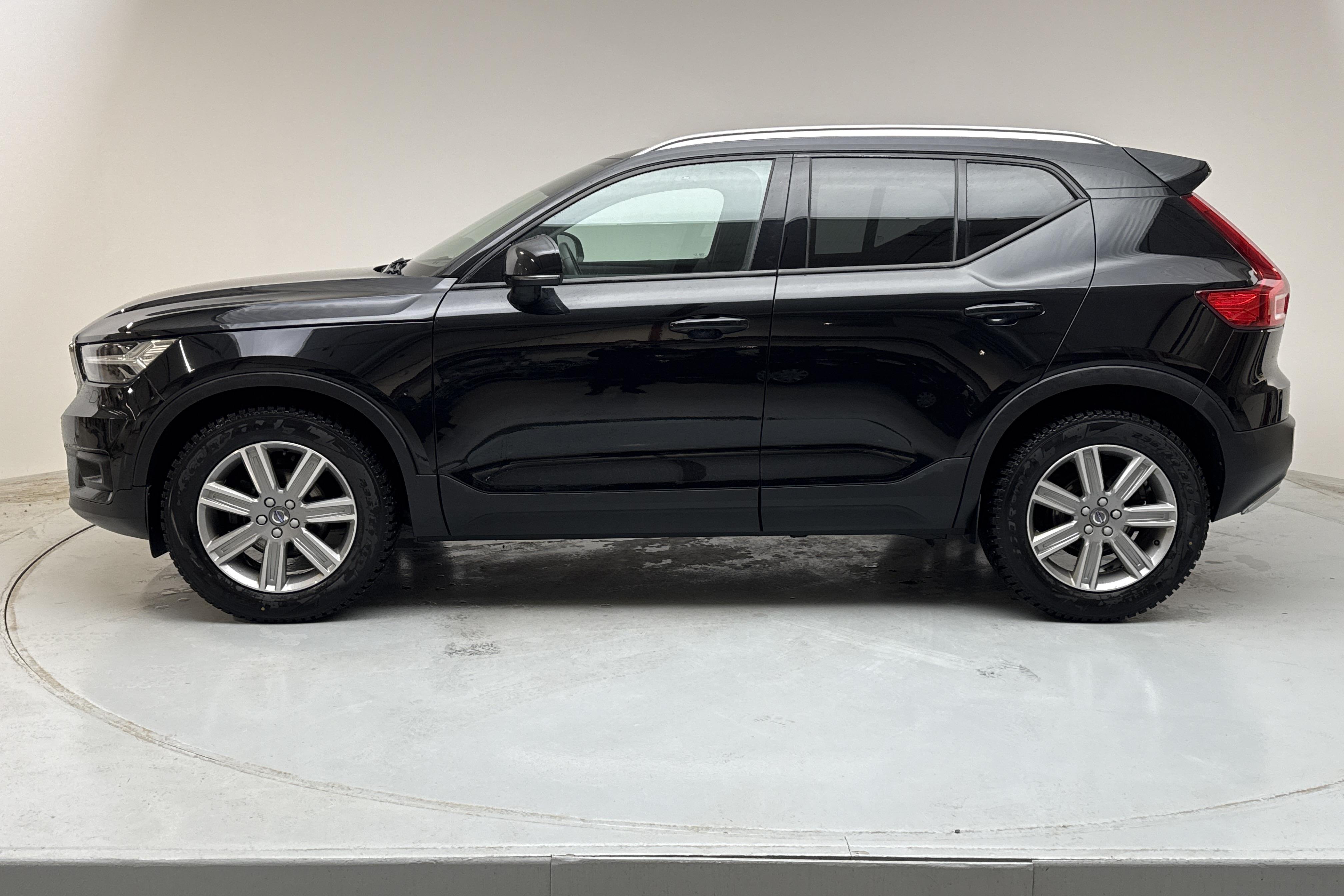 Volvo XC40 D3 2WD (150hk) - 10 228 mil - Automat - svart - 2020