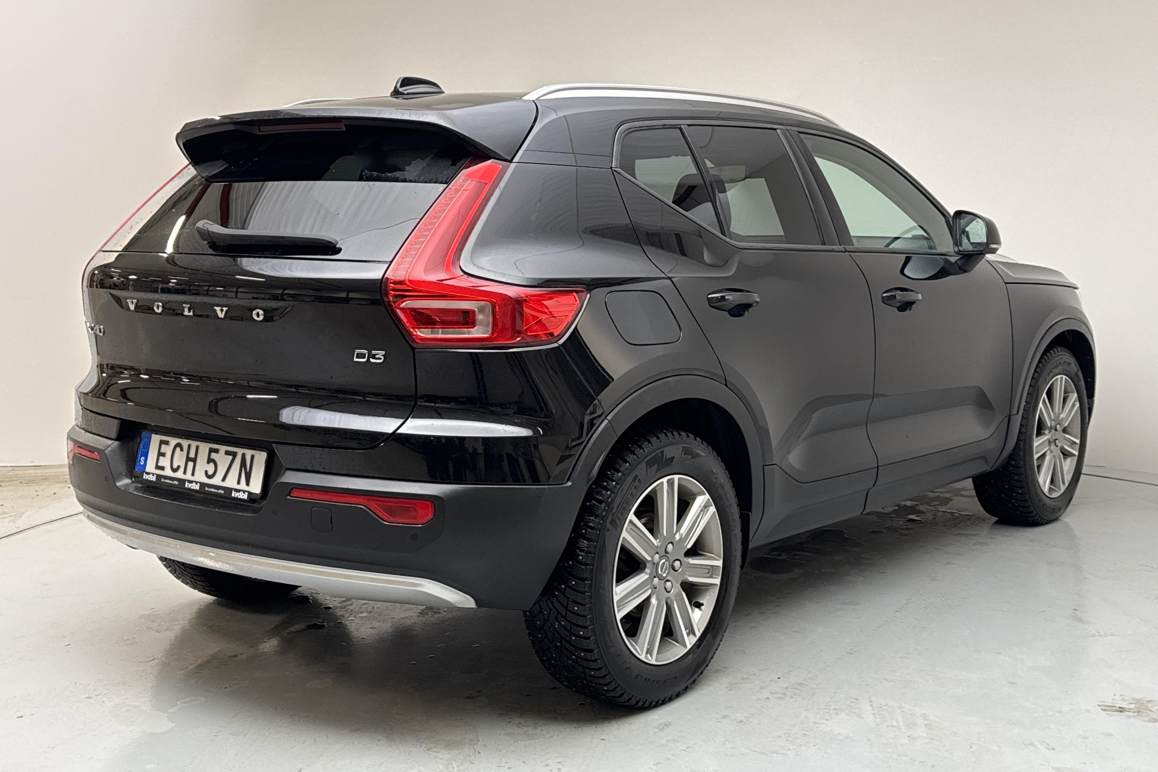 Volvo XC40 D3 2WD (150hk) - 10 228 mil - Automat - svart - 2020