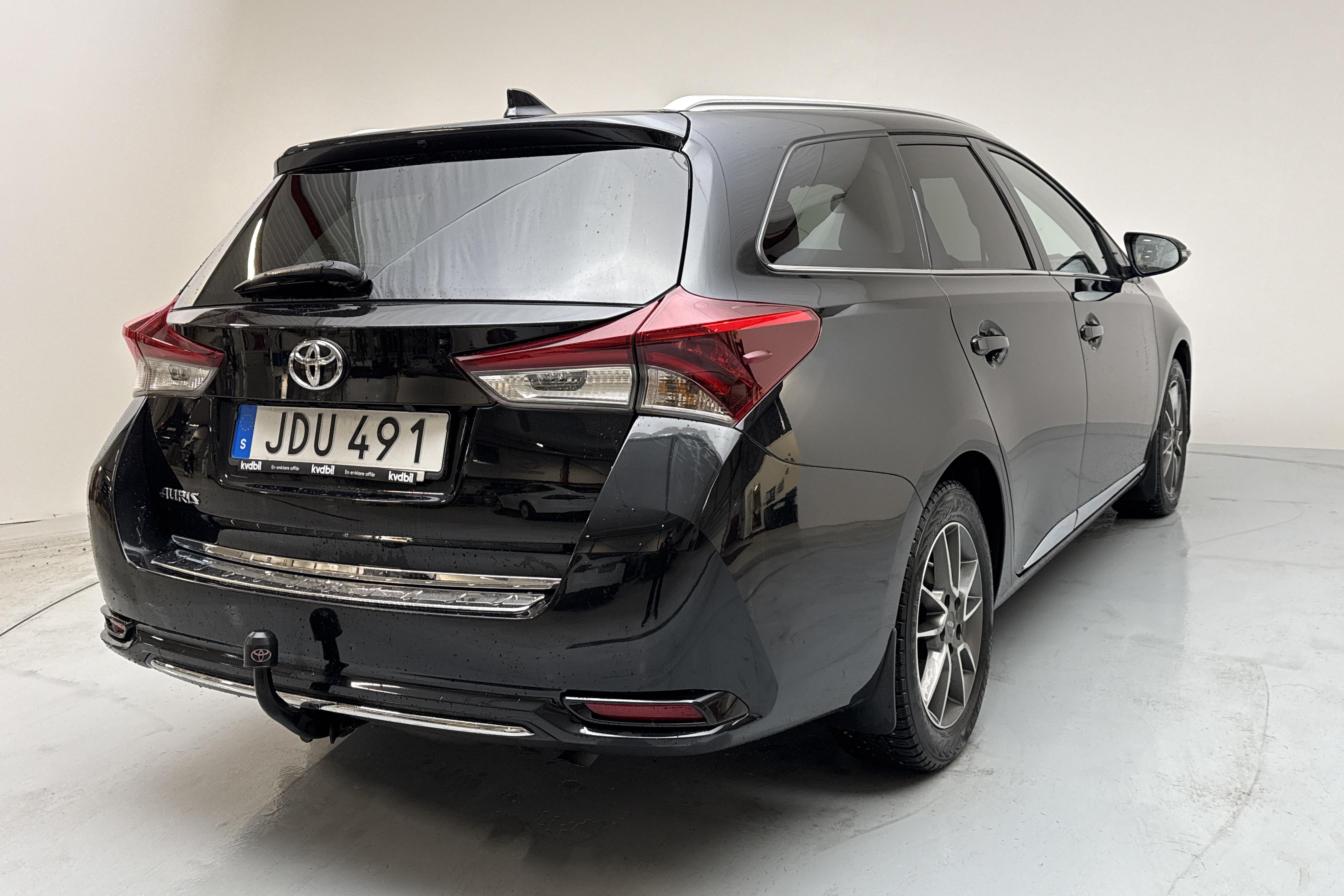 Toyota Auris 1.2T Touring Sports (116hk) - 7 147 mil - Automat - svart - 2018