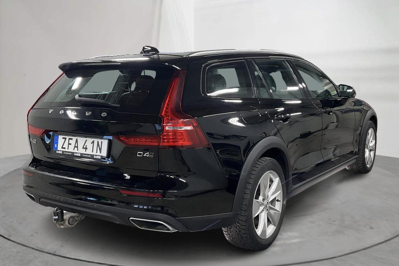 Volvo V60 D4 Cross Country AWD (190hk) - 14 275 mil - Automat - svart - 2020