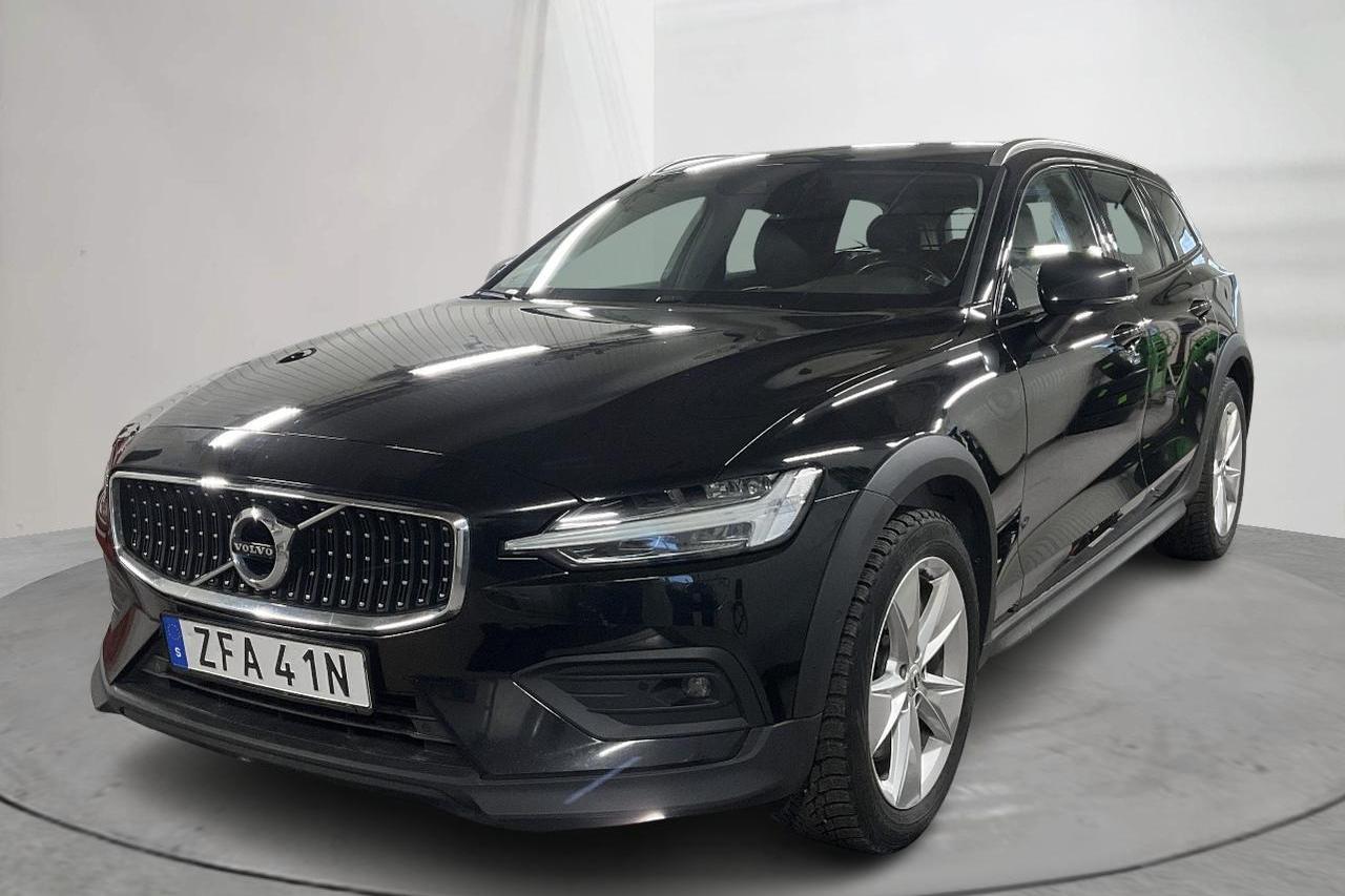 Volvo V60 D4 Cross Country AWD (190hk) - 14 275 mil - Automat - svart - 2020