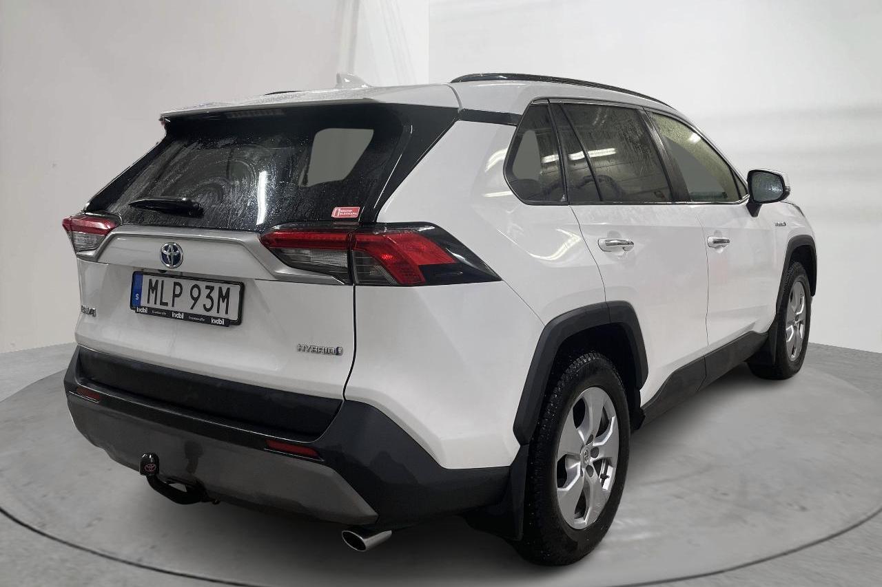 Toyota RAV4 2.5 HSD AWD (222hk) - 4 937 mil - Automat - vit - 2020