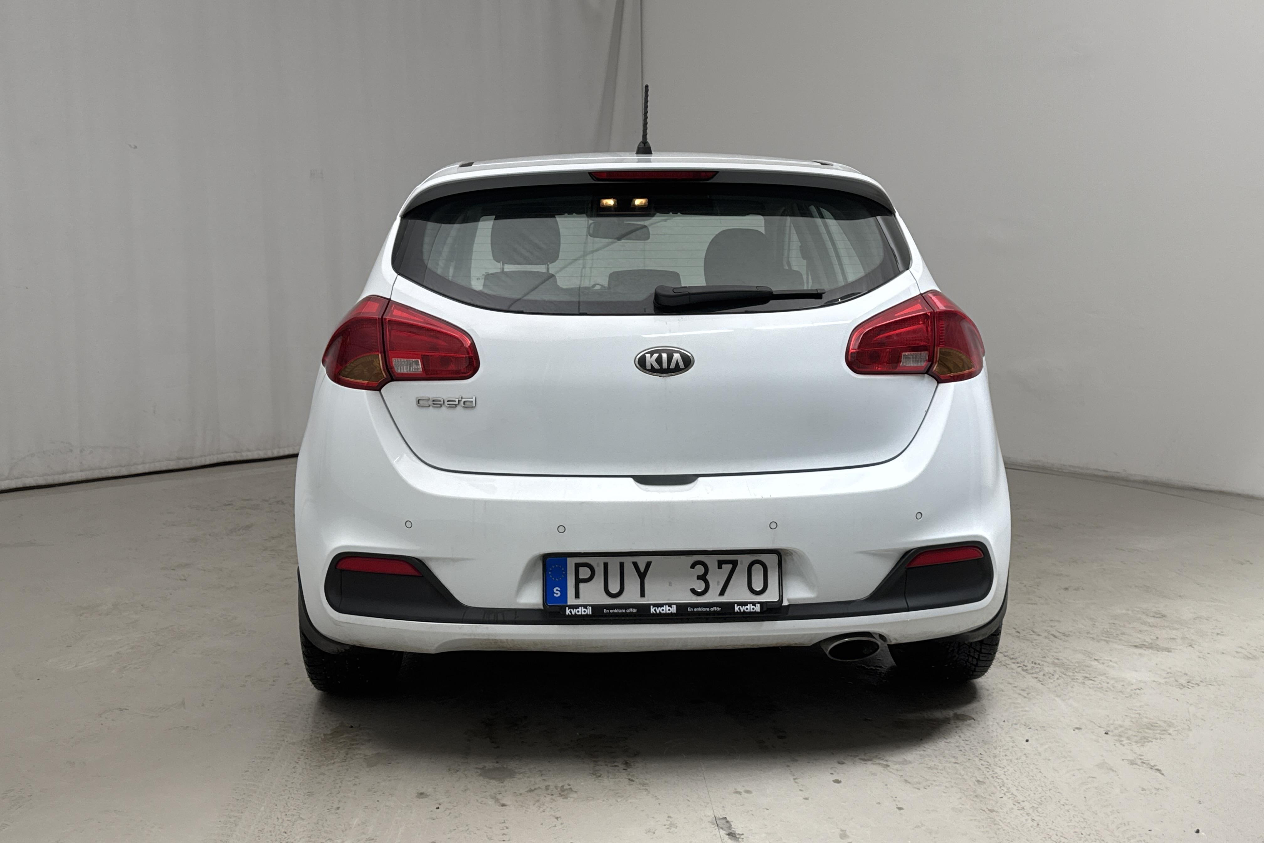 KIA Cee'd 1.4 5dr (100hk) - 14 373 mil - Manuell - vit - 2013