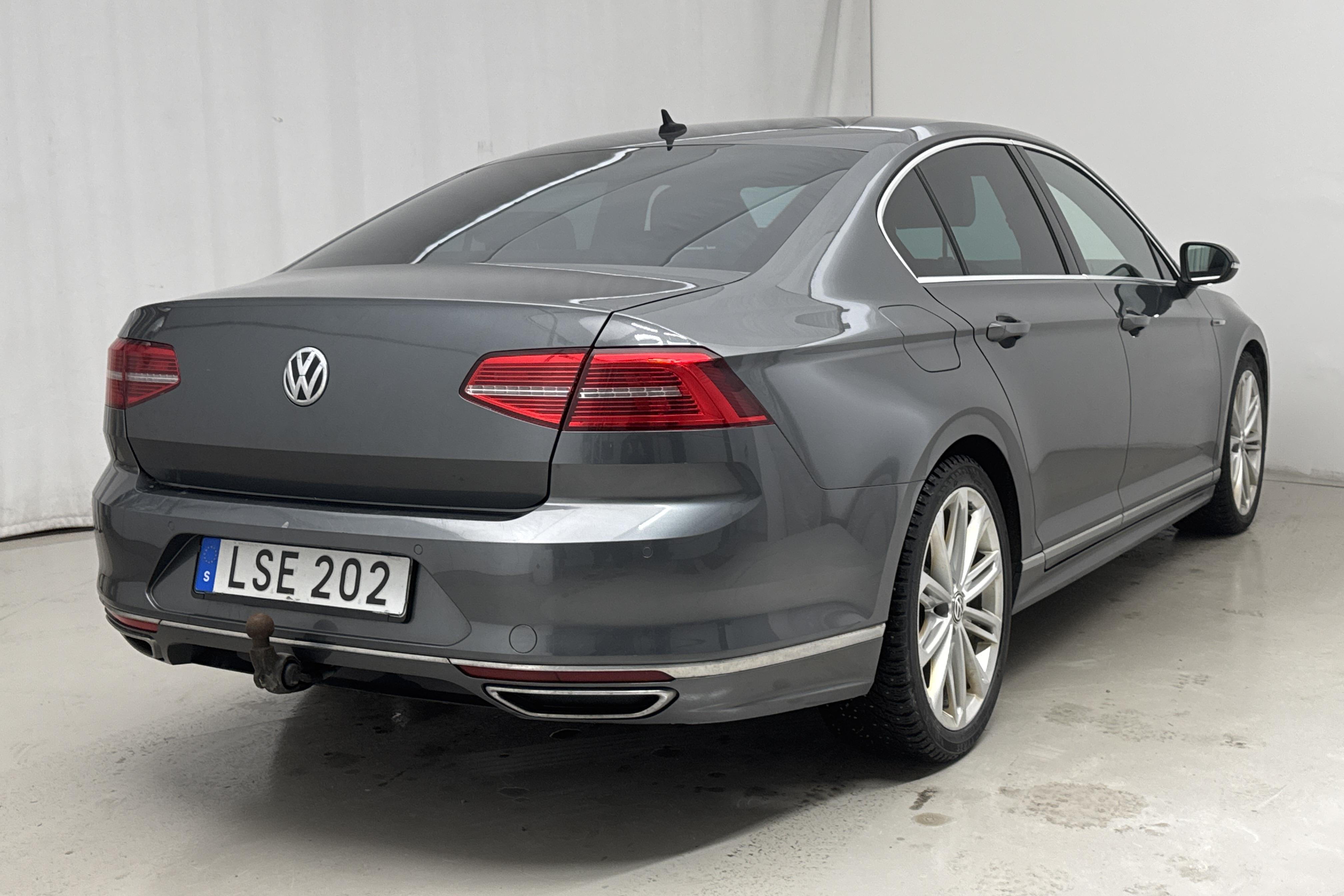 VW Passat 2.0 TDI 4MOTION (190hk) - 30 915 mil - Automat - Dark Grey - 2016