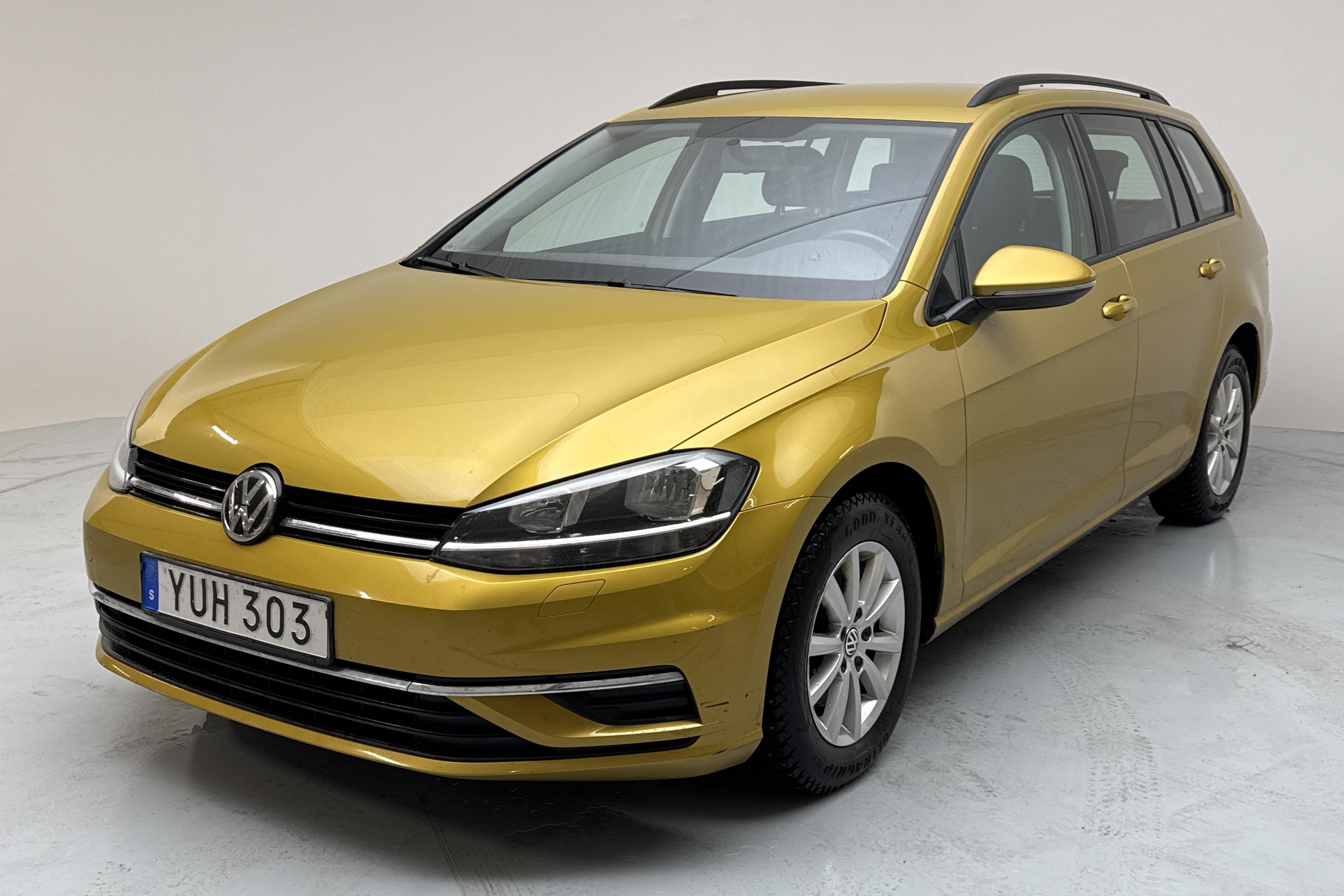 VW Golf VII 1.0 TSI Sportscombi (115hk) - 10 729 mil - Manuell - gul - 2019