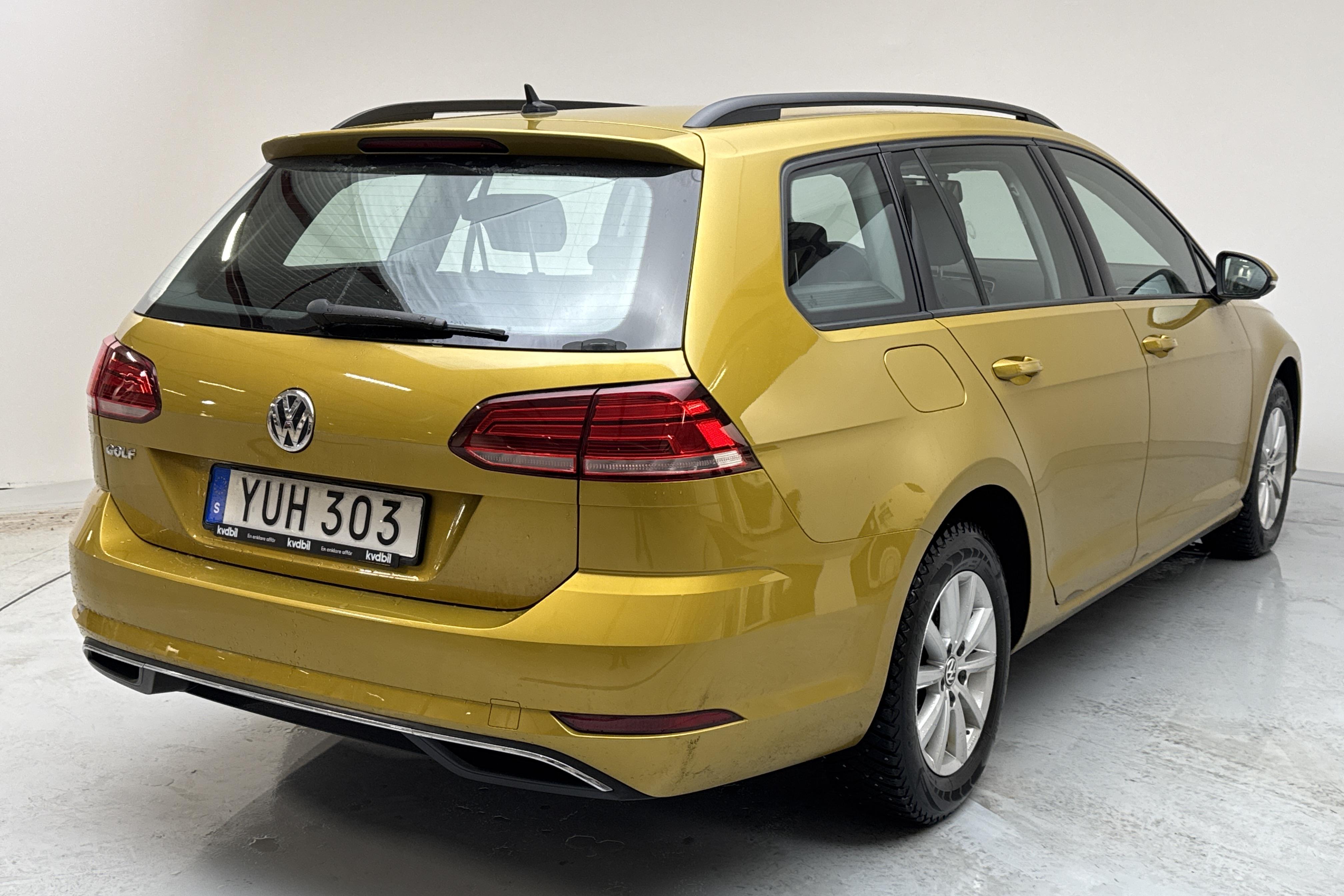 VW Golf VII 1.0 TSI Sportscombi (115hk) - 10 729 mil - Manuell - gul - 2019