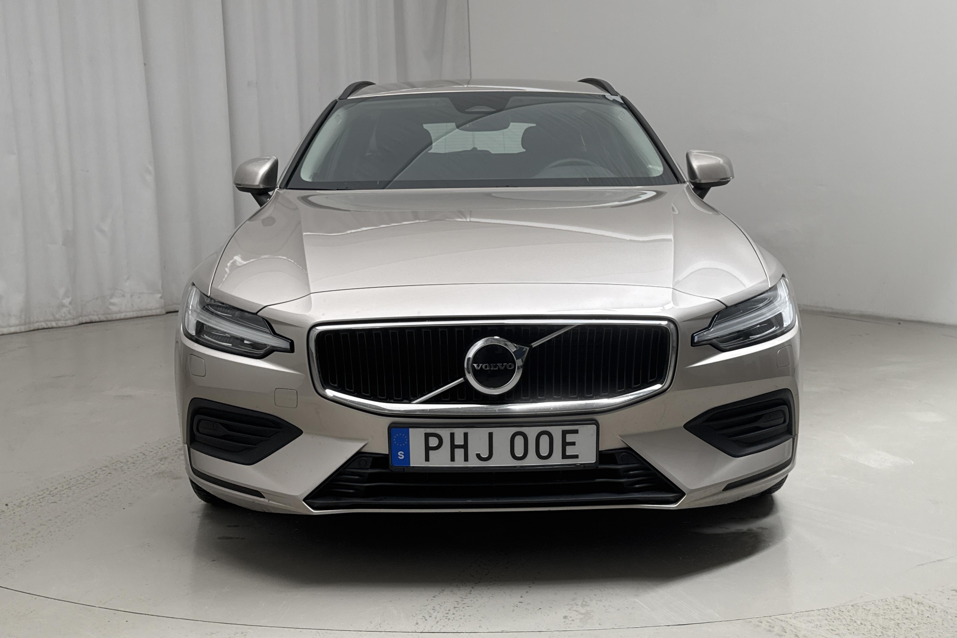 Volvo V60 B4 Mildhybrid, Diesel (197hk) - 5 853 mil - Automat - Light Grey - 2023