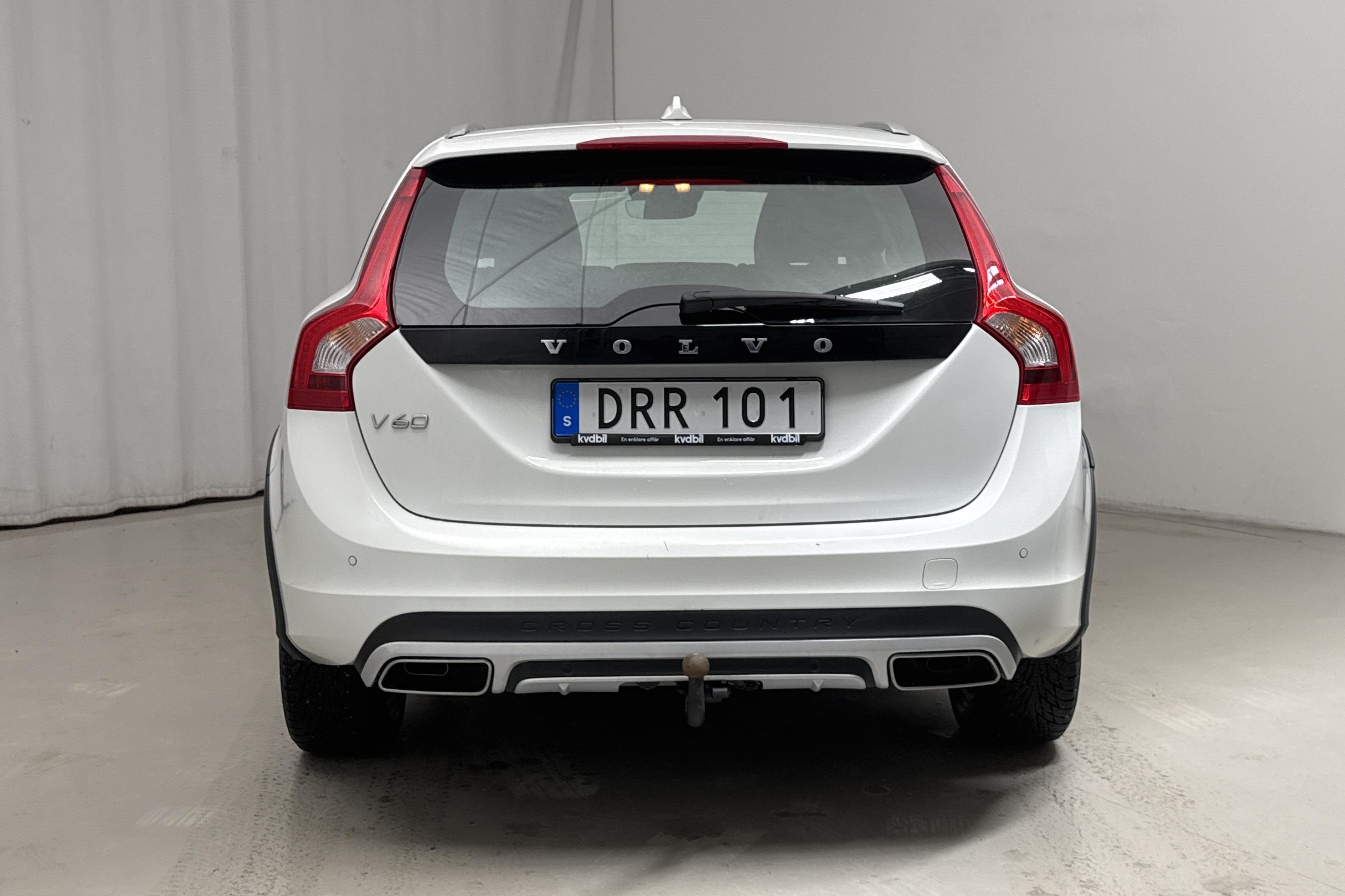 Volvo V60 D3 Cross Country (150hk) - 10 418 mil - Automat - vit - 2018