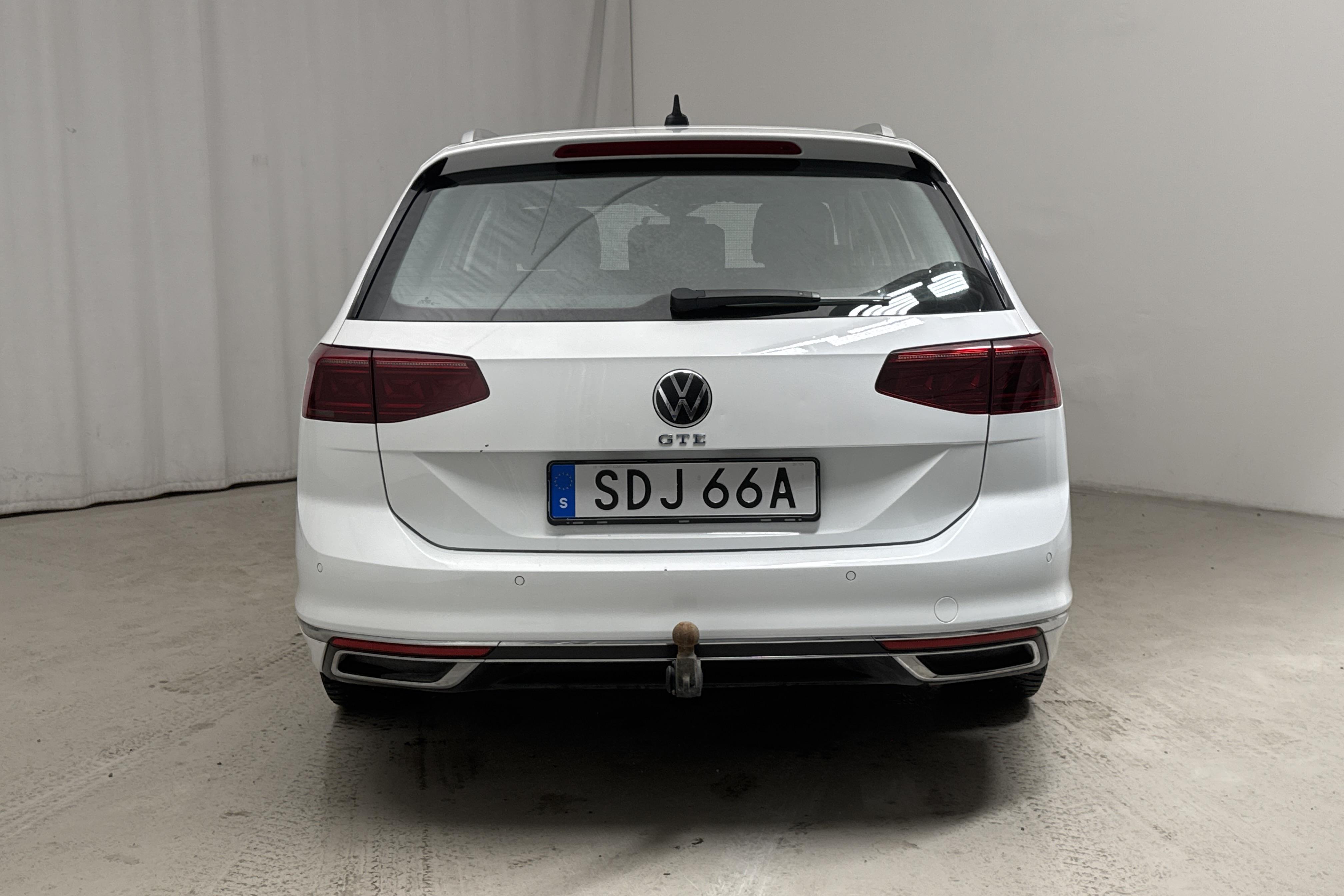 VW Passat 1.4 GTE Sportscombi (218hk) - 10 678 mil - Automat - vit - 2021