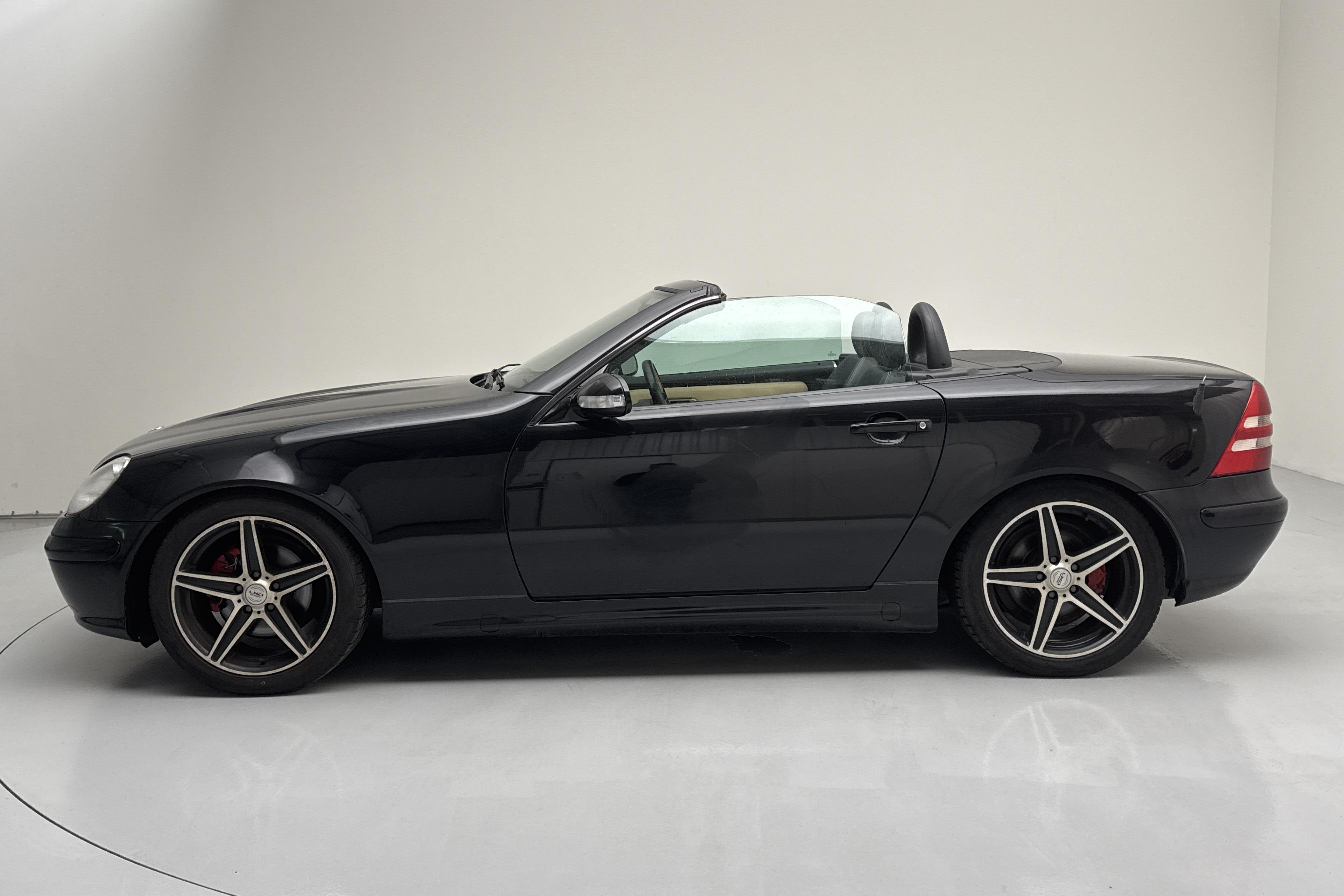 Mercedes SLK 230 Kompressor R170 (197hk) - 16 496 mil - Manuell - svart - 2002