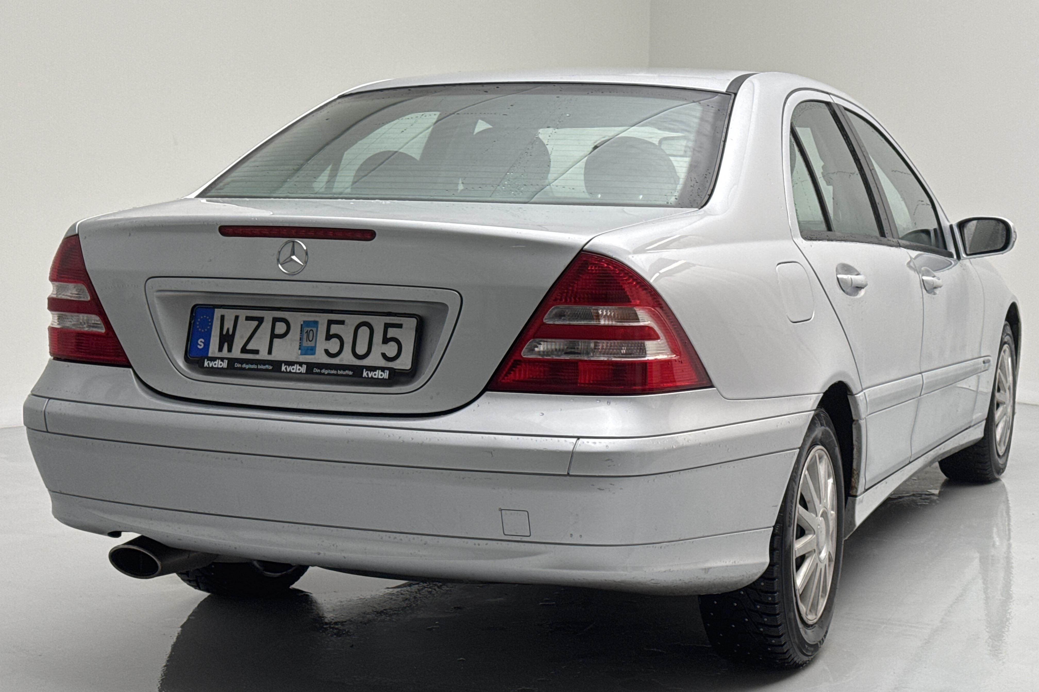 Mercedes C 180 Kompressor W203 (143hk) - 11 068 mil - Automat - silver - 2006