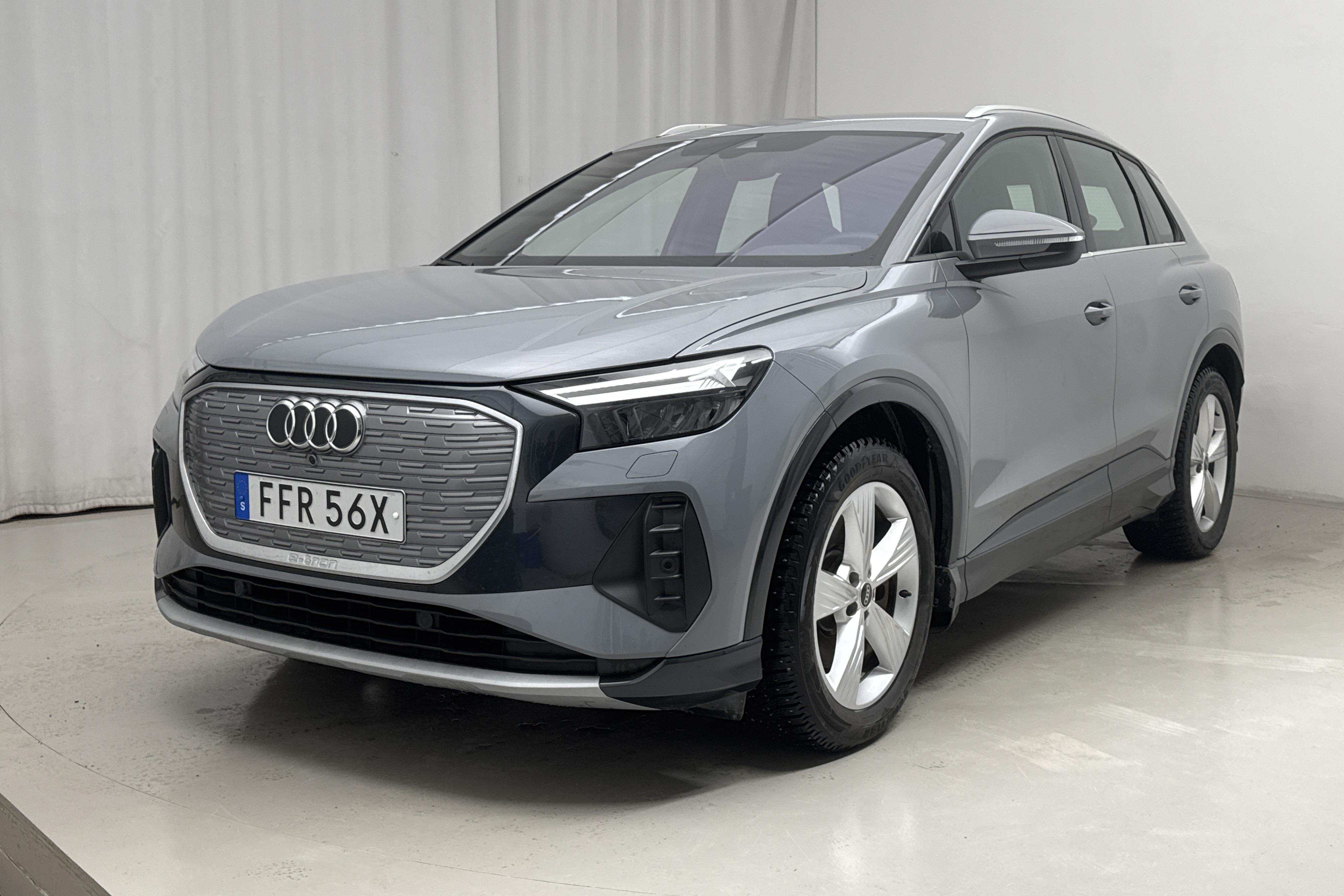 Audi Q4 40 e-tron 77 kWh (204hk) - 3 480 mil - Automat - grå - 2024