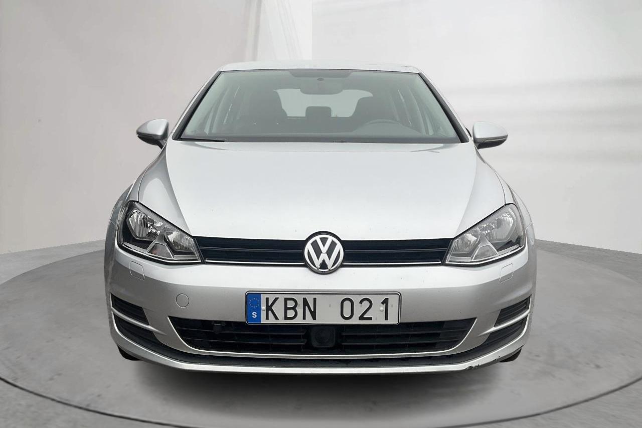 VW Golf VII 1.2 TSI 5dr (105hk) - 8 668 mil - Manuell - silver - 2013