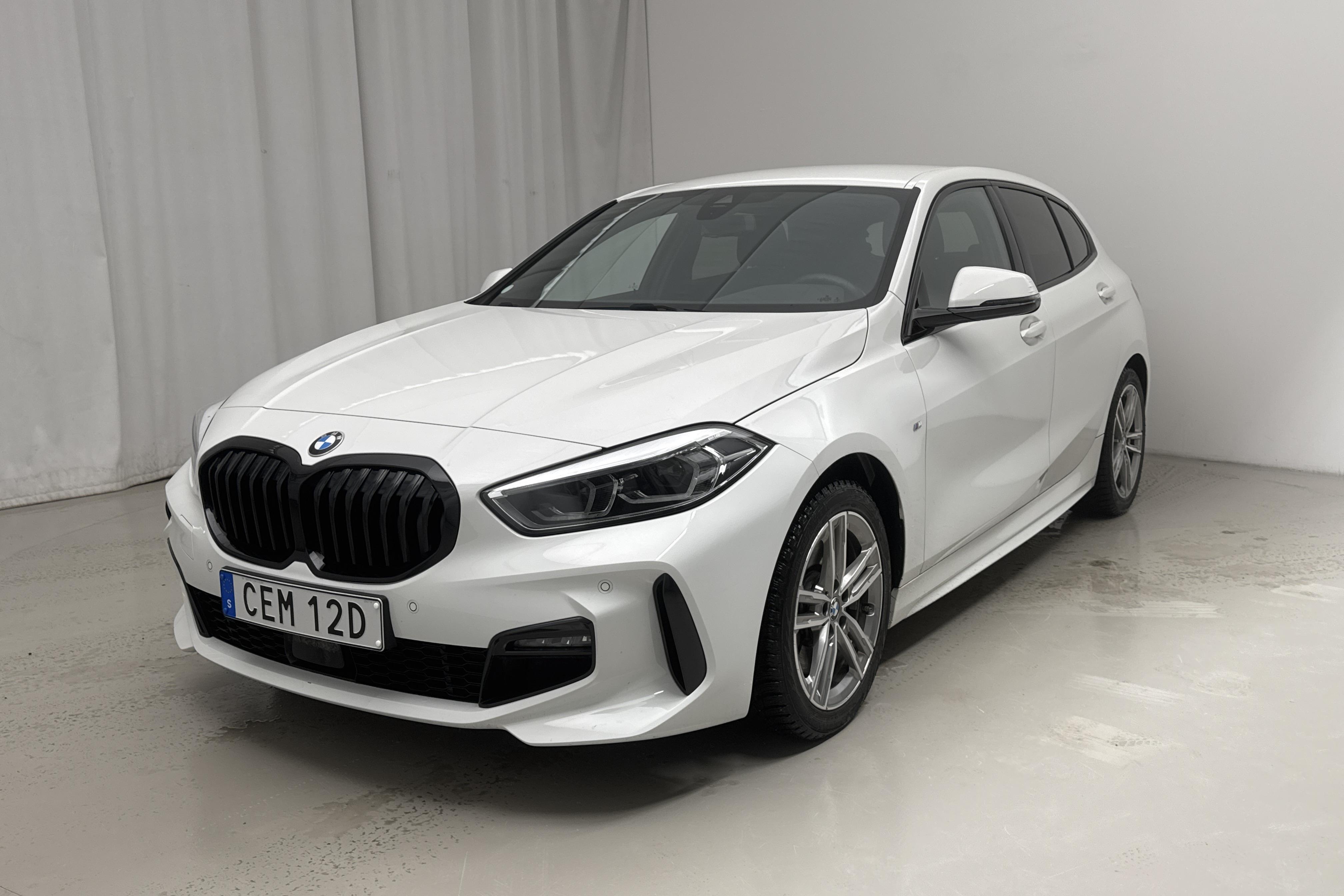 BMW 120d xDrive 5dr, F40 (190hk) - 4 238 mil - Automat - vit - 2021