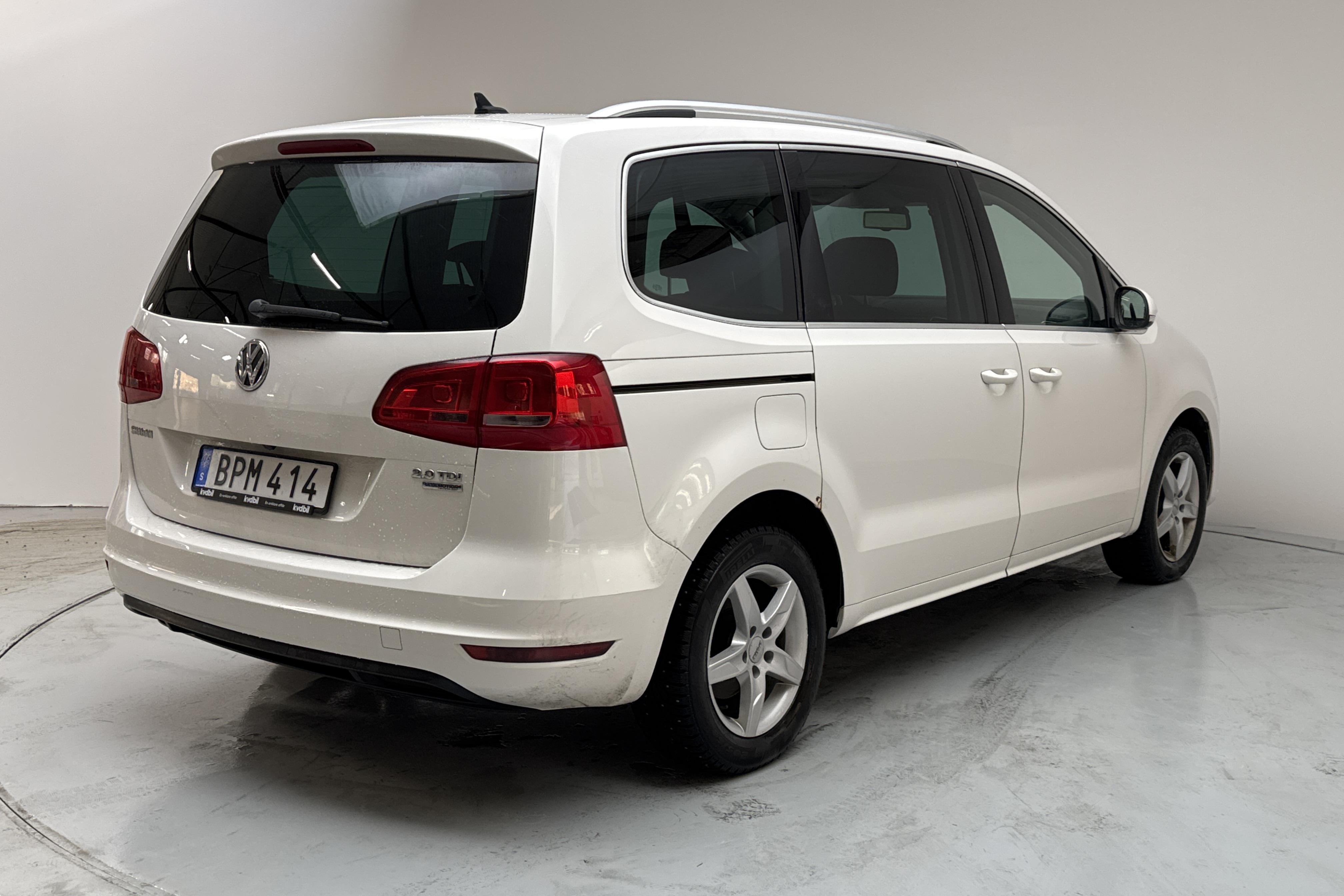 VW Sharan 2.0 TDI BlueMotion Technology (140hk) - 19 532 mil - Automat - vit - 2014