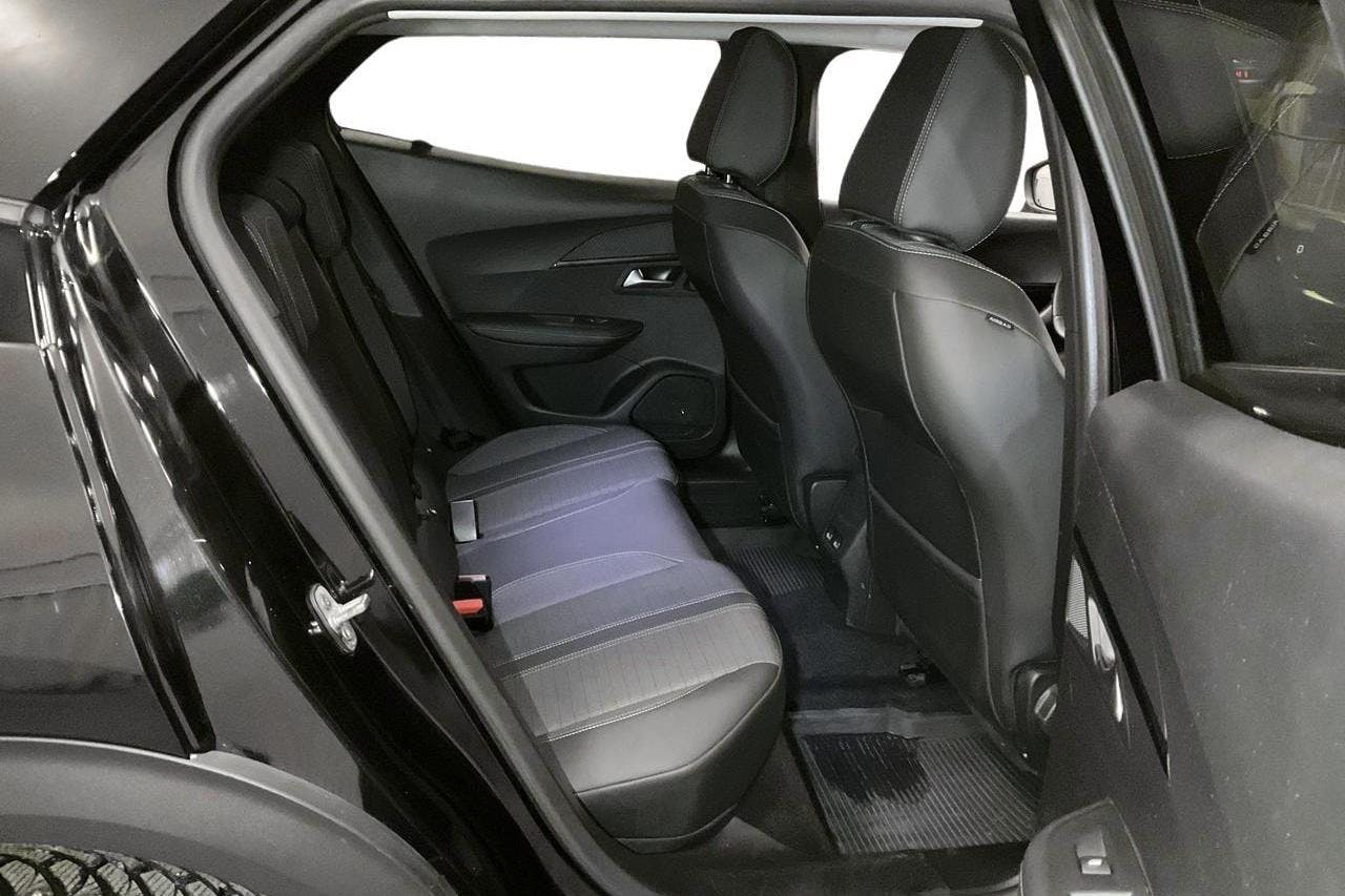 Peugeot 2008 1.2 PureTech (130hk) - 7 105 mil - Automat - svart - 2021