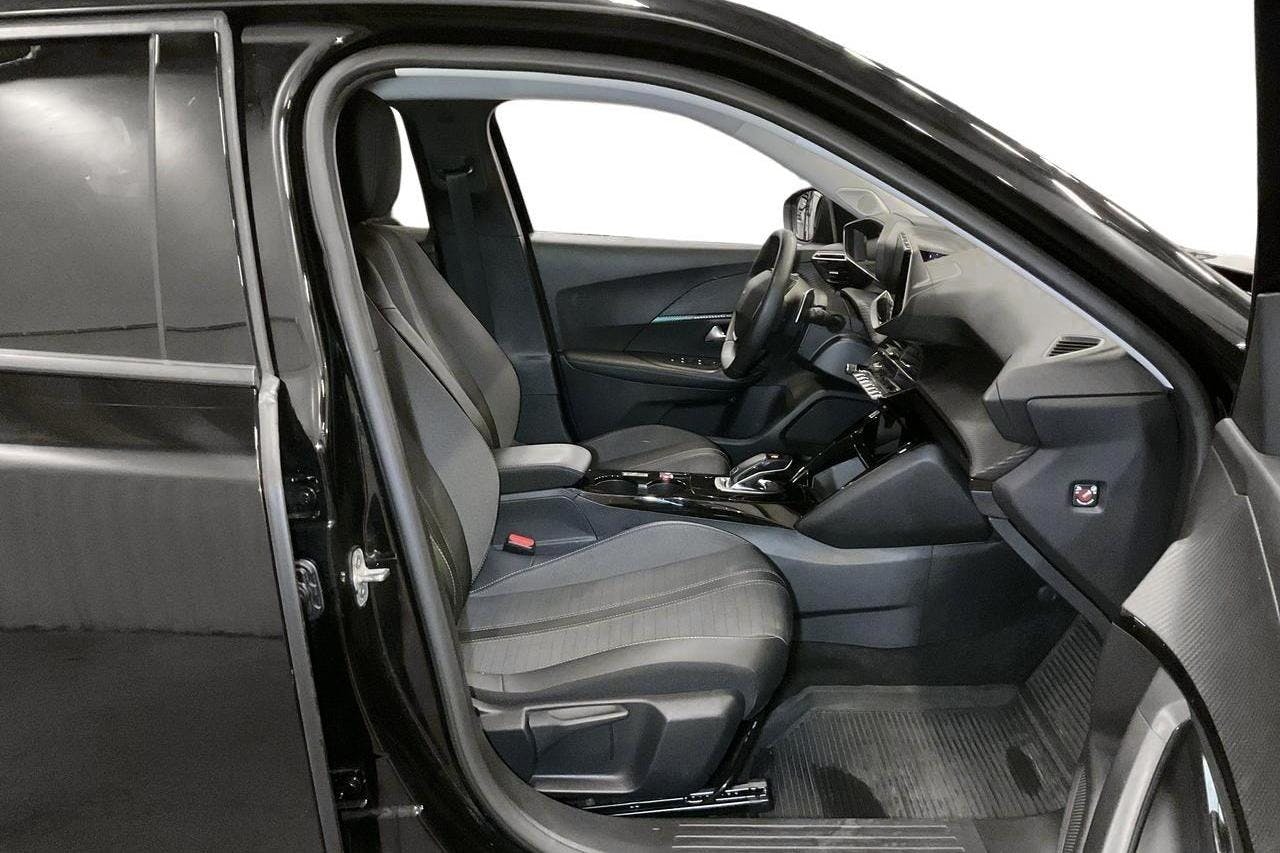 Peugeot 2008 1.2 PureTech (130hk) - 7 105 mil - Automat - svart - 2021
