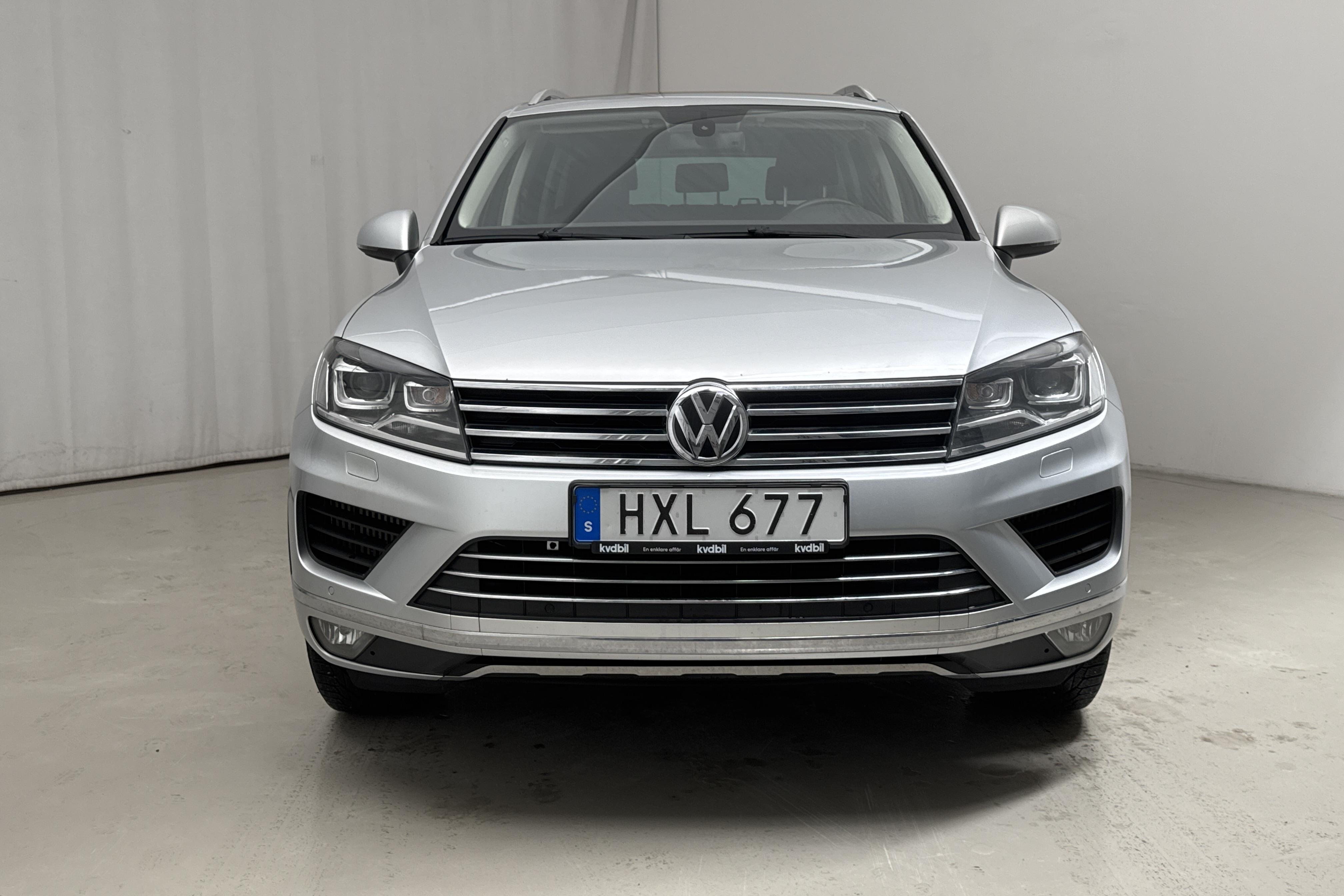 VW Touareg 3.0 TDI BlueMotion Technology (204hk) - 16 505 mil - Automat - silver - 2016