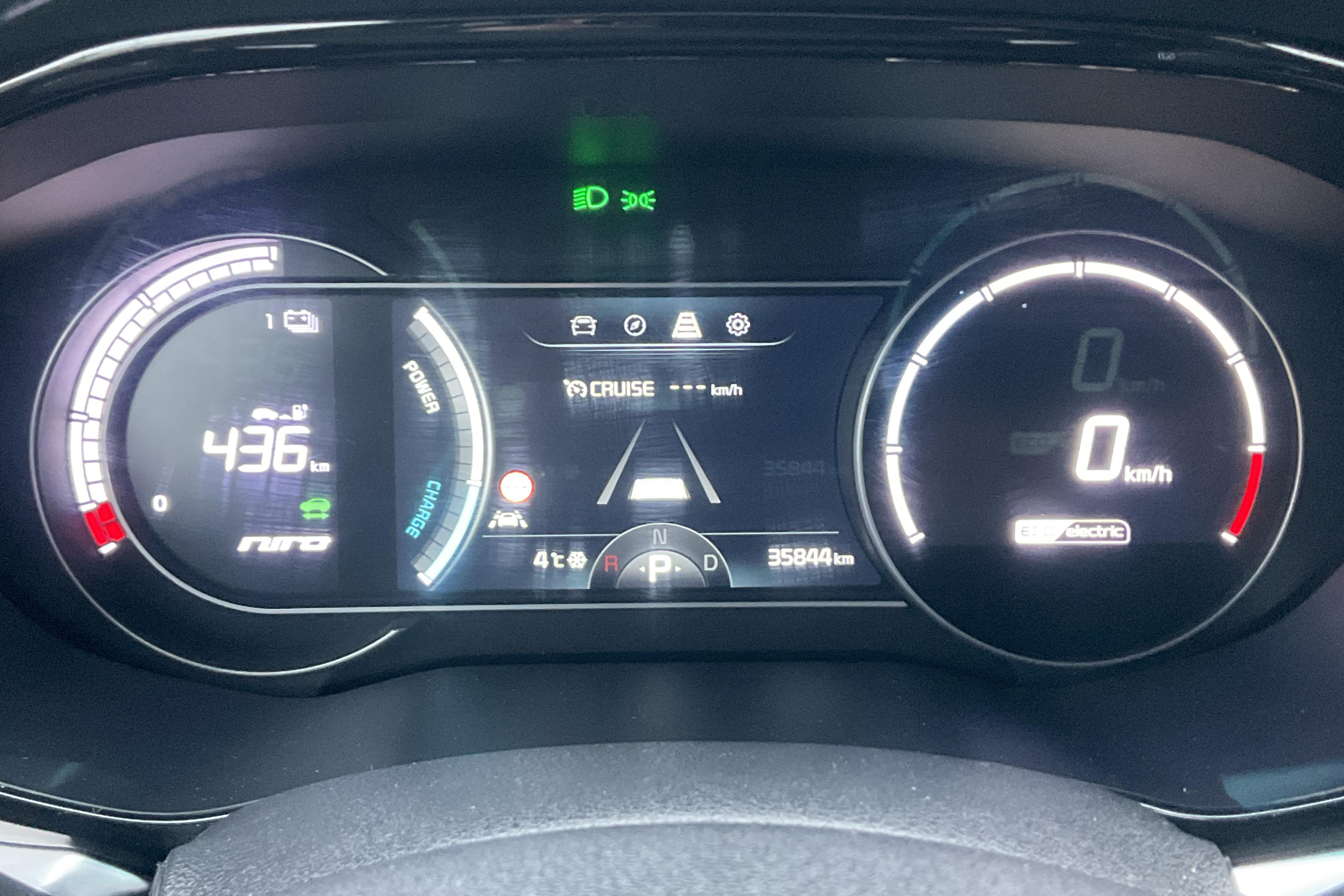 KIA Niro EV 64 kWh (204hk) - 3 584 mil - Automat - vit - 2020