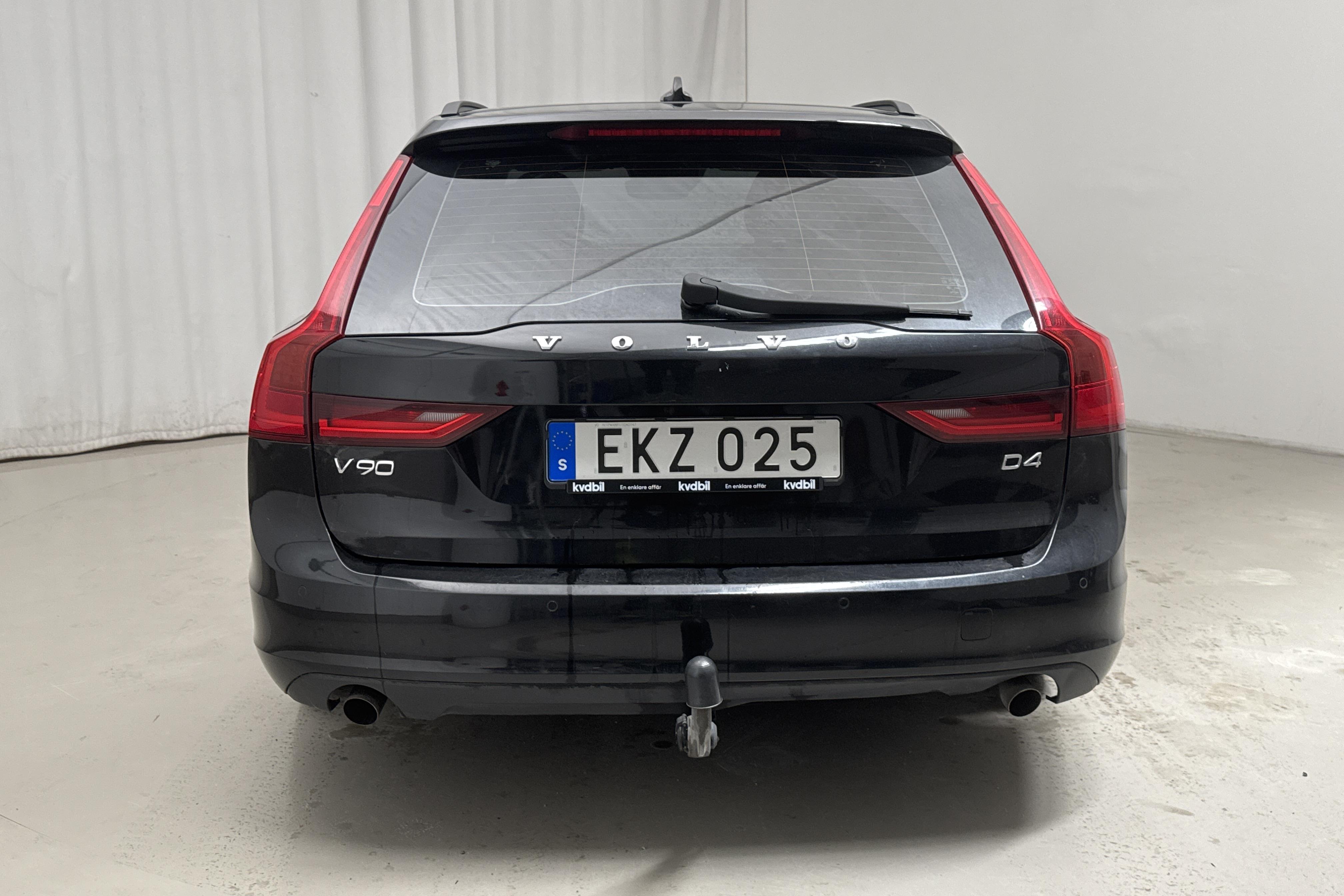 Volvo V90 D4 (190hk) - 17 332 mil - Manuell - svart - 2018